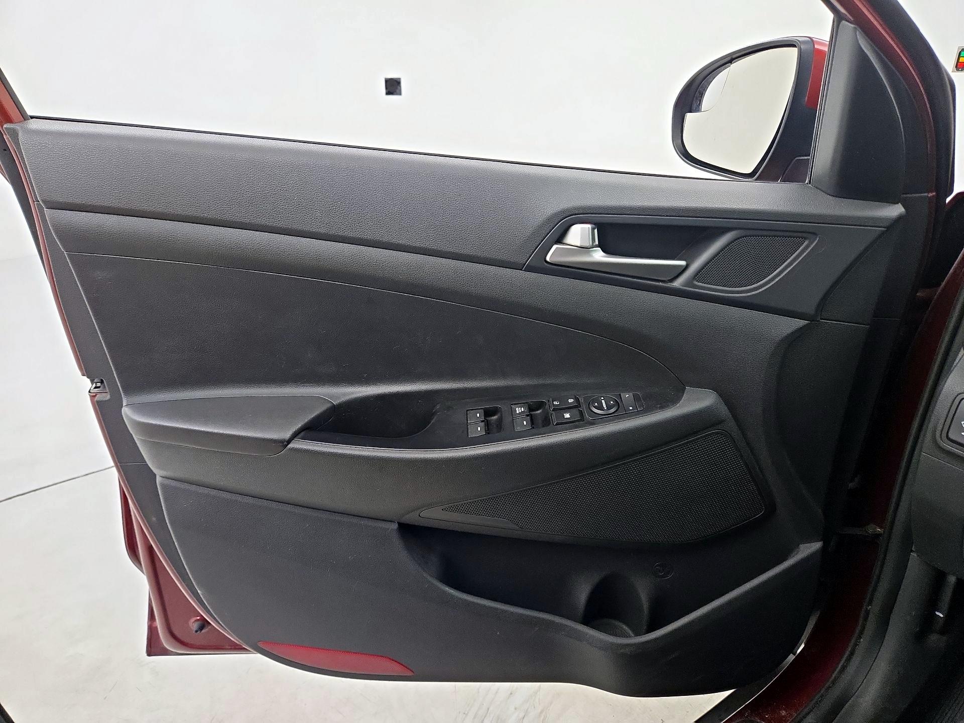 Thumbnail: 2019 Hyundai Tucson - 12
