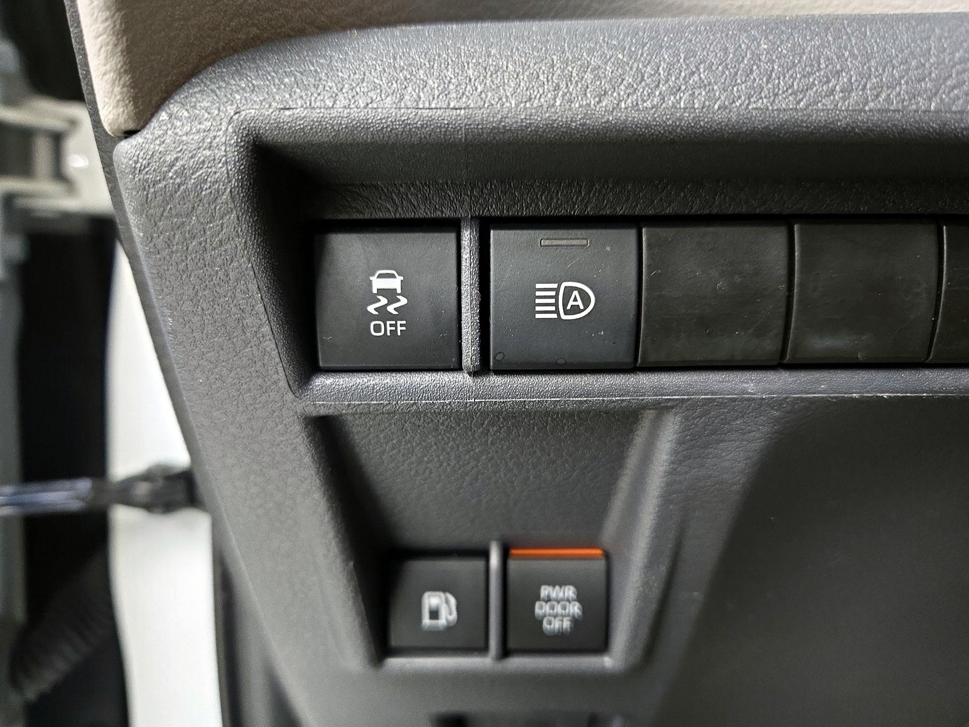 Thumbnail: 2023 Toyota Sienna - 13