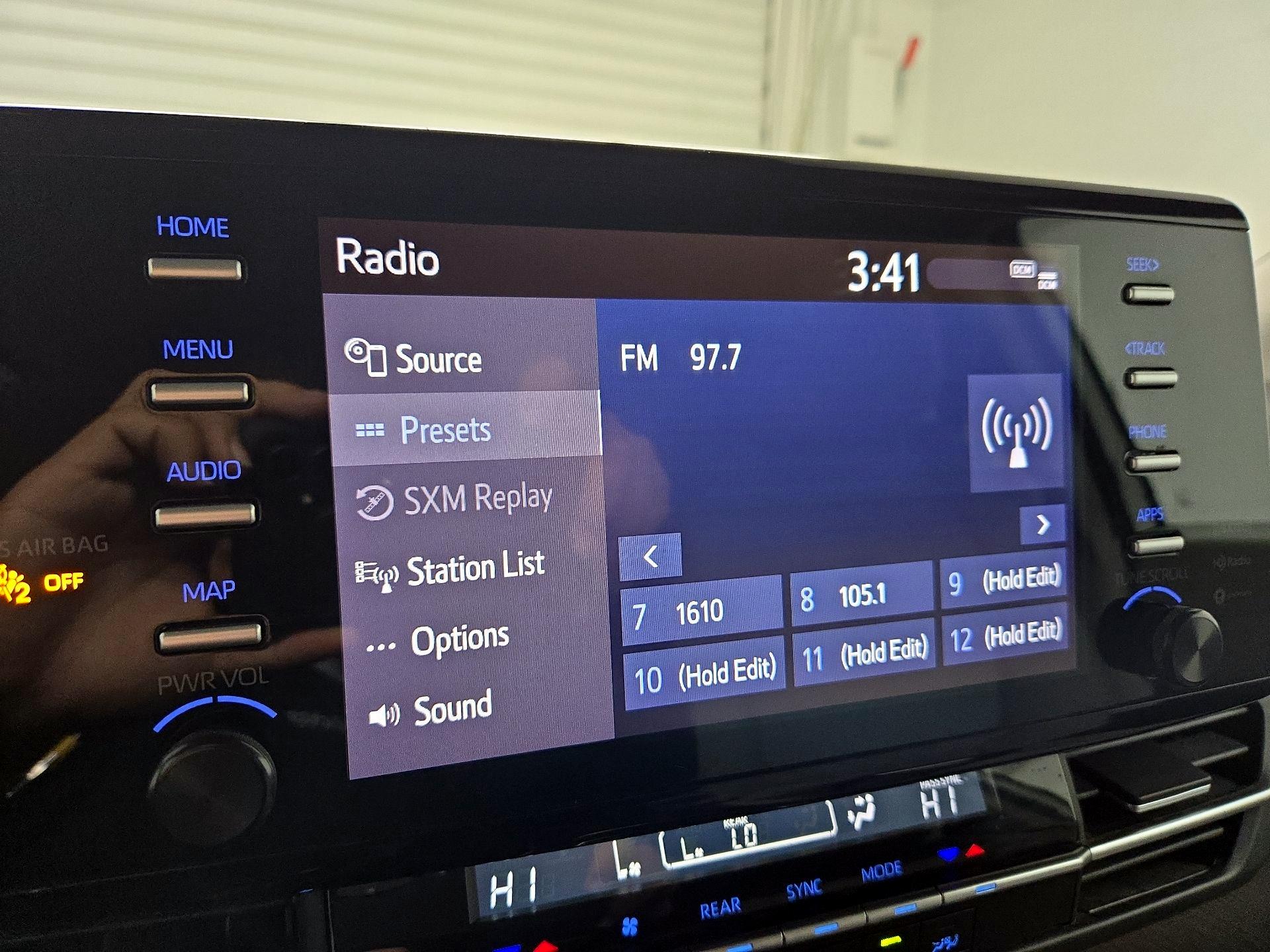 Thumbnail: 2023 Toyota Sienna - 15