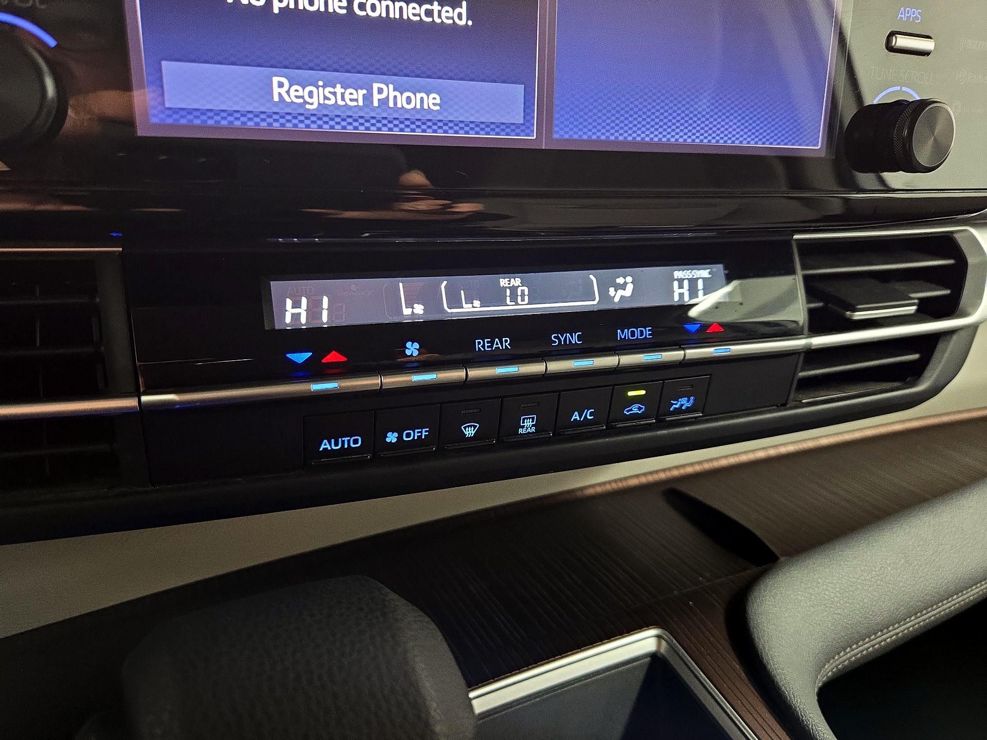 Thumbnail: 2023 Toyota Sienna - 16