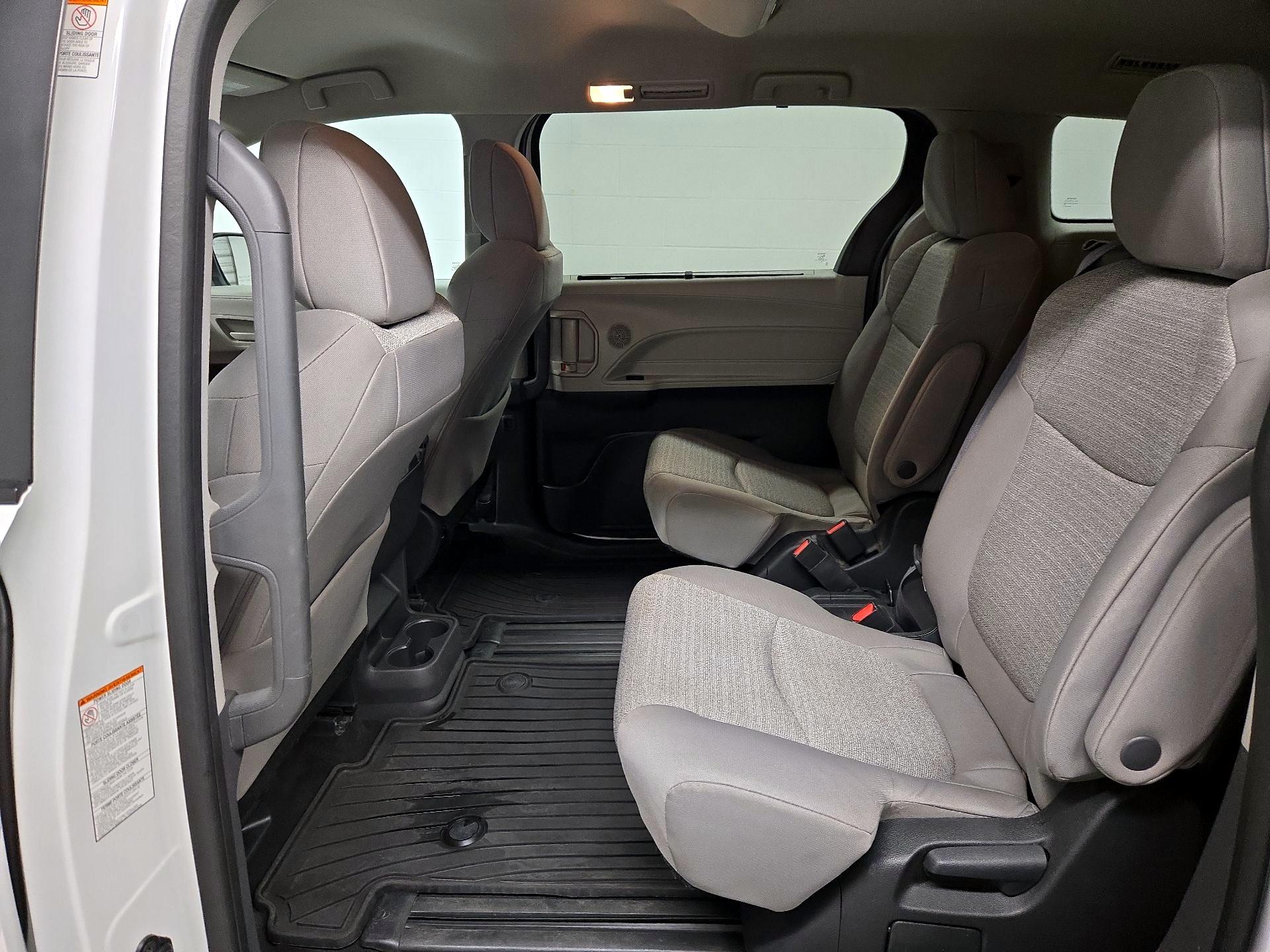 Thumbnail: 2023 Toyota Sienna - 19