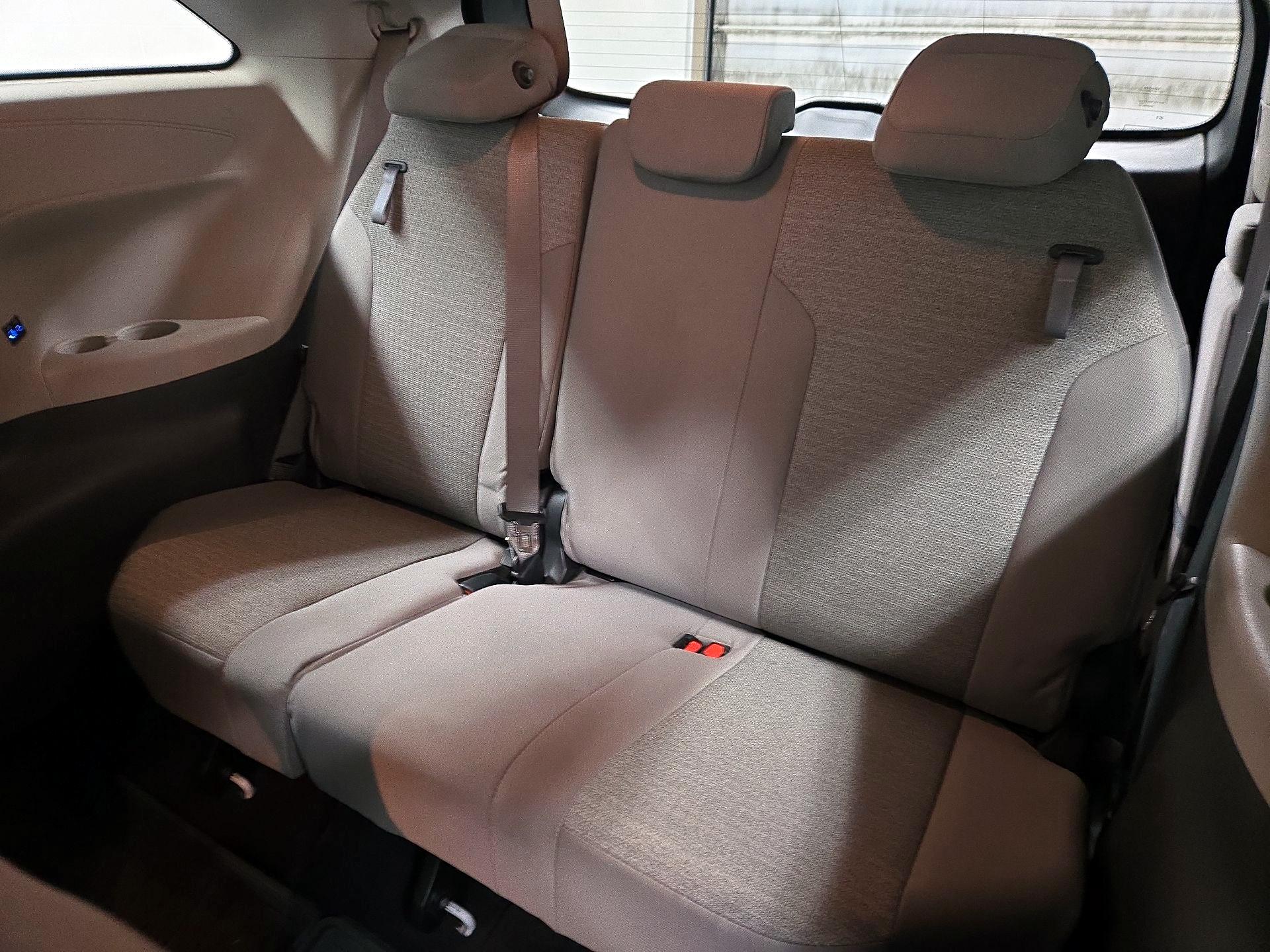 Thumbnail: 2023 Toyota Sienna - 20