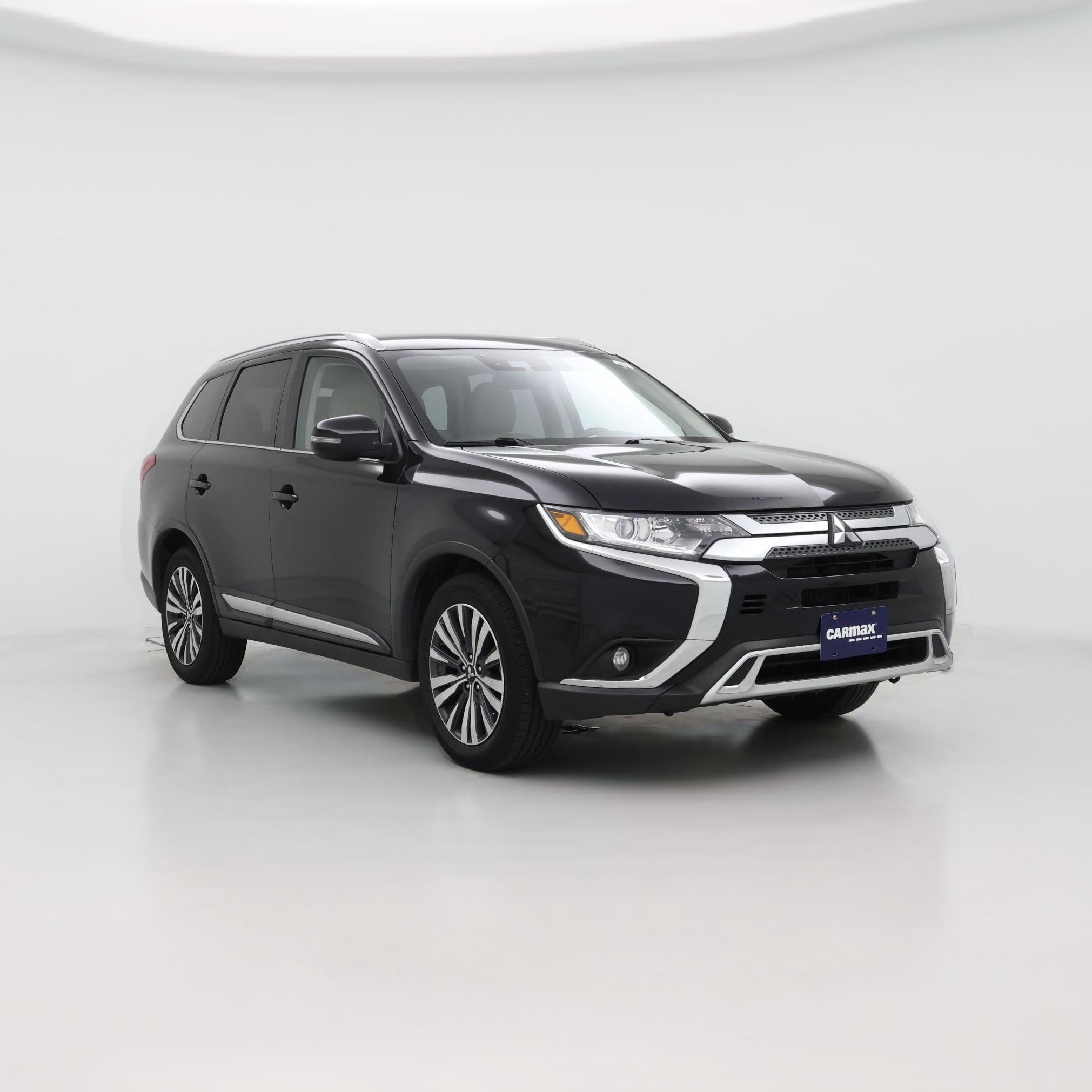 Thumbnail: 2020 Mitsubishi Outlander - 1