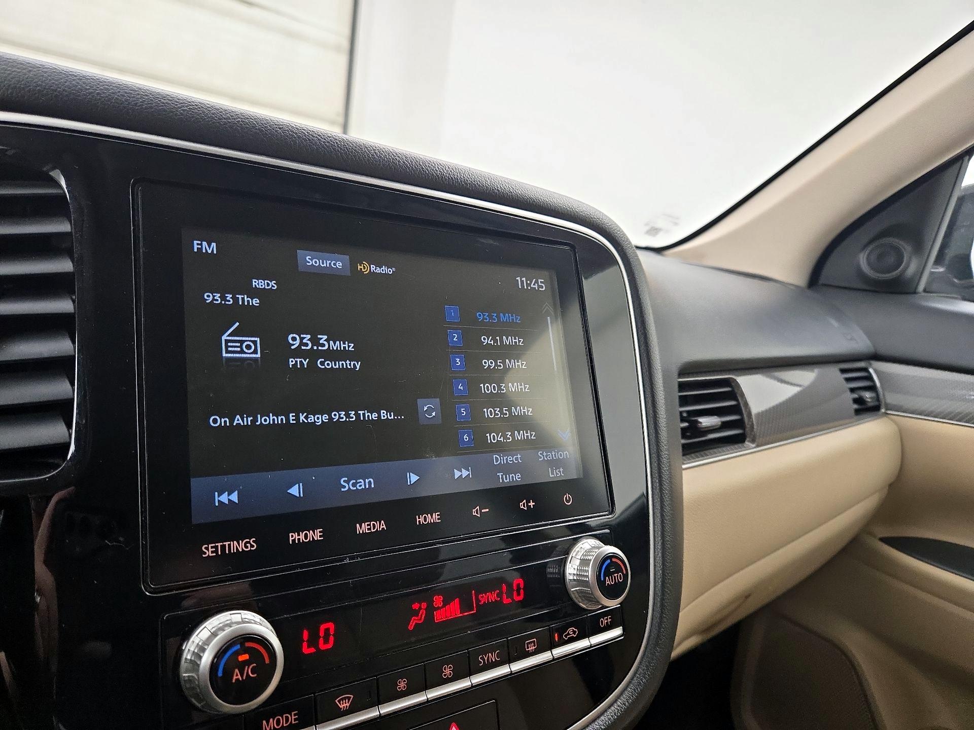 Thumbnail: 2020 Mitsubishi Outlander - 15