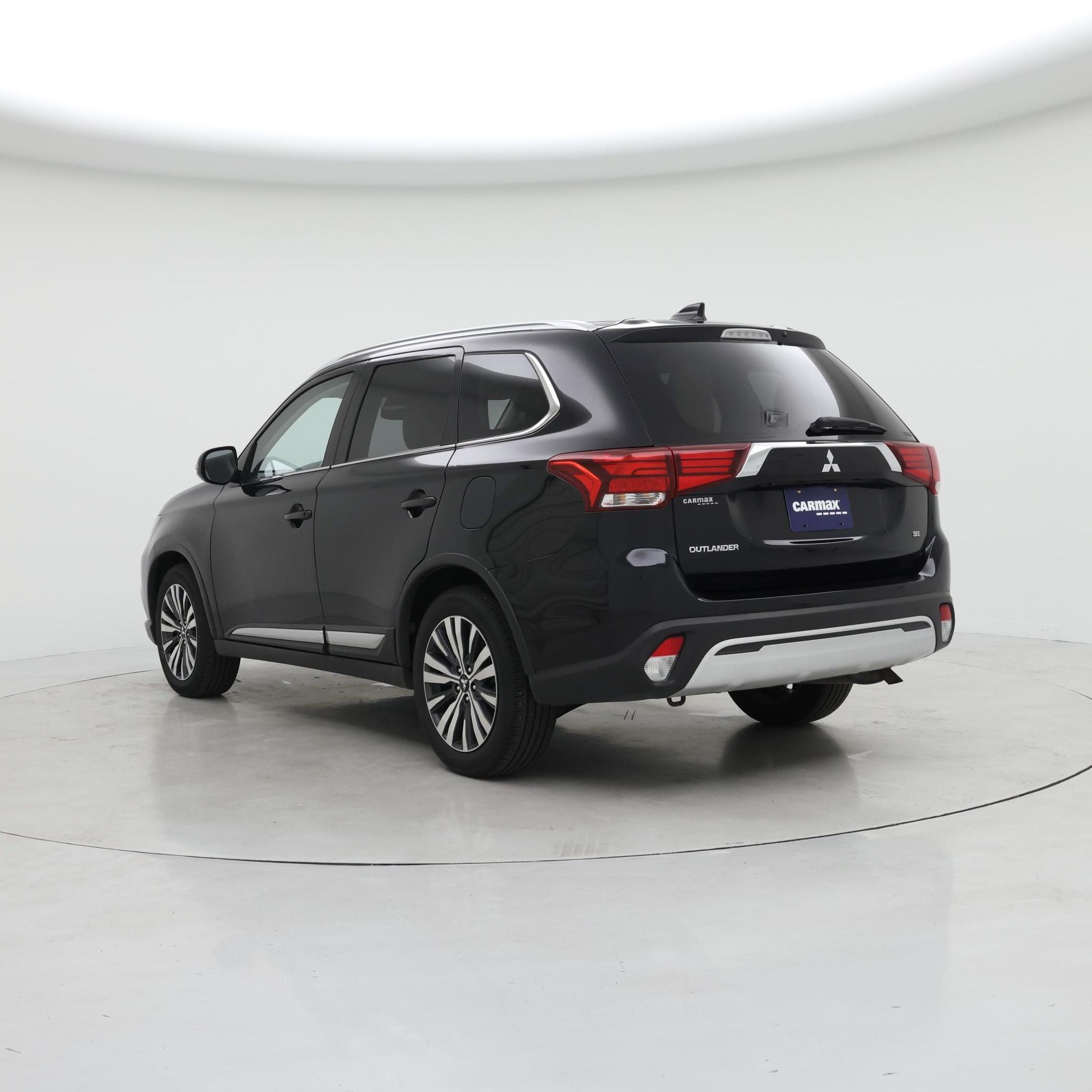 Thumbnail: 2020 Mitsubishi Outlander - 2
