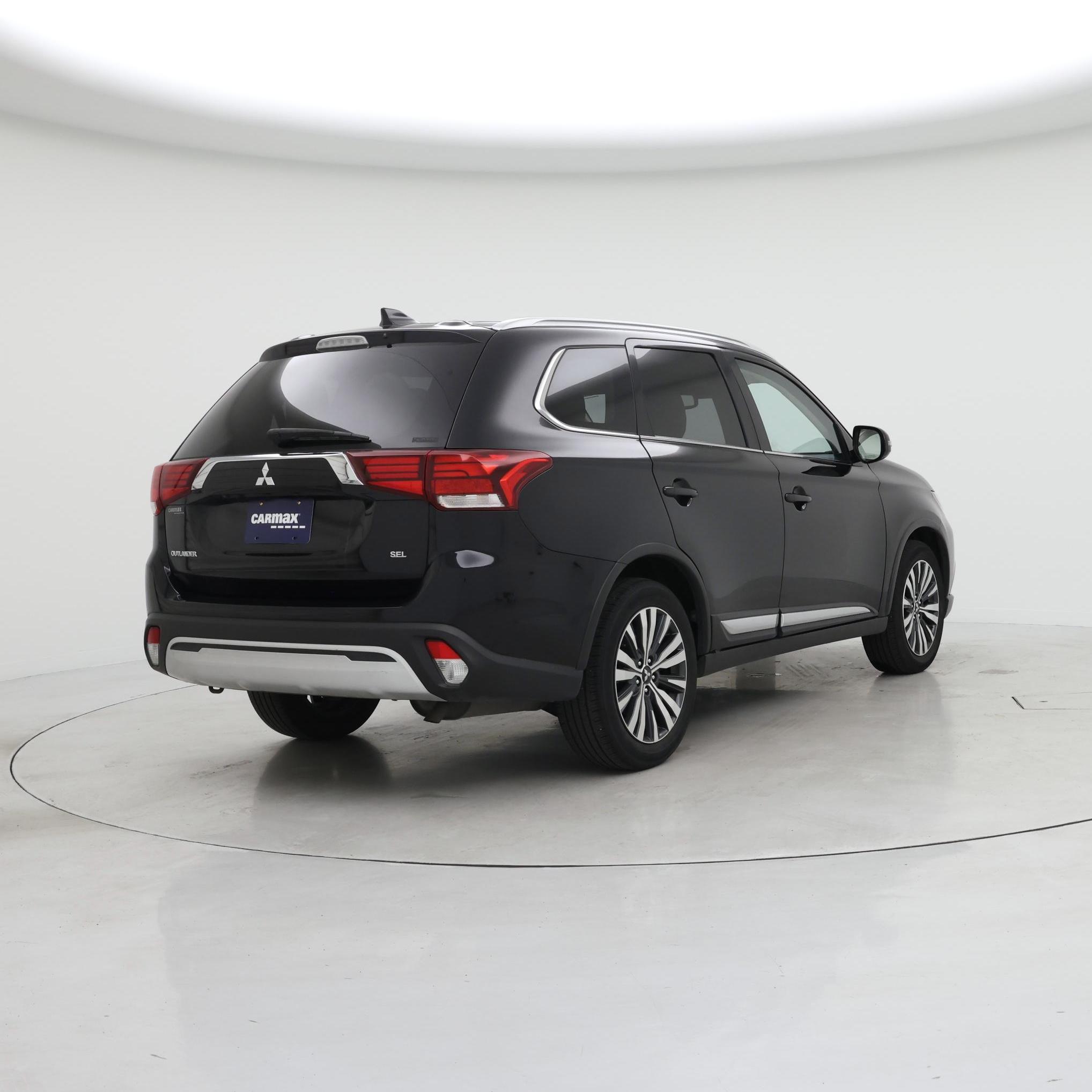 Thumbnail: 2020 Mitsubishi Outlander - 8