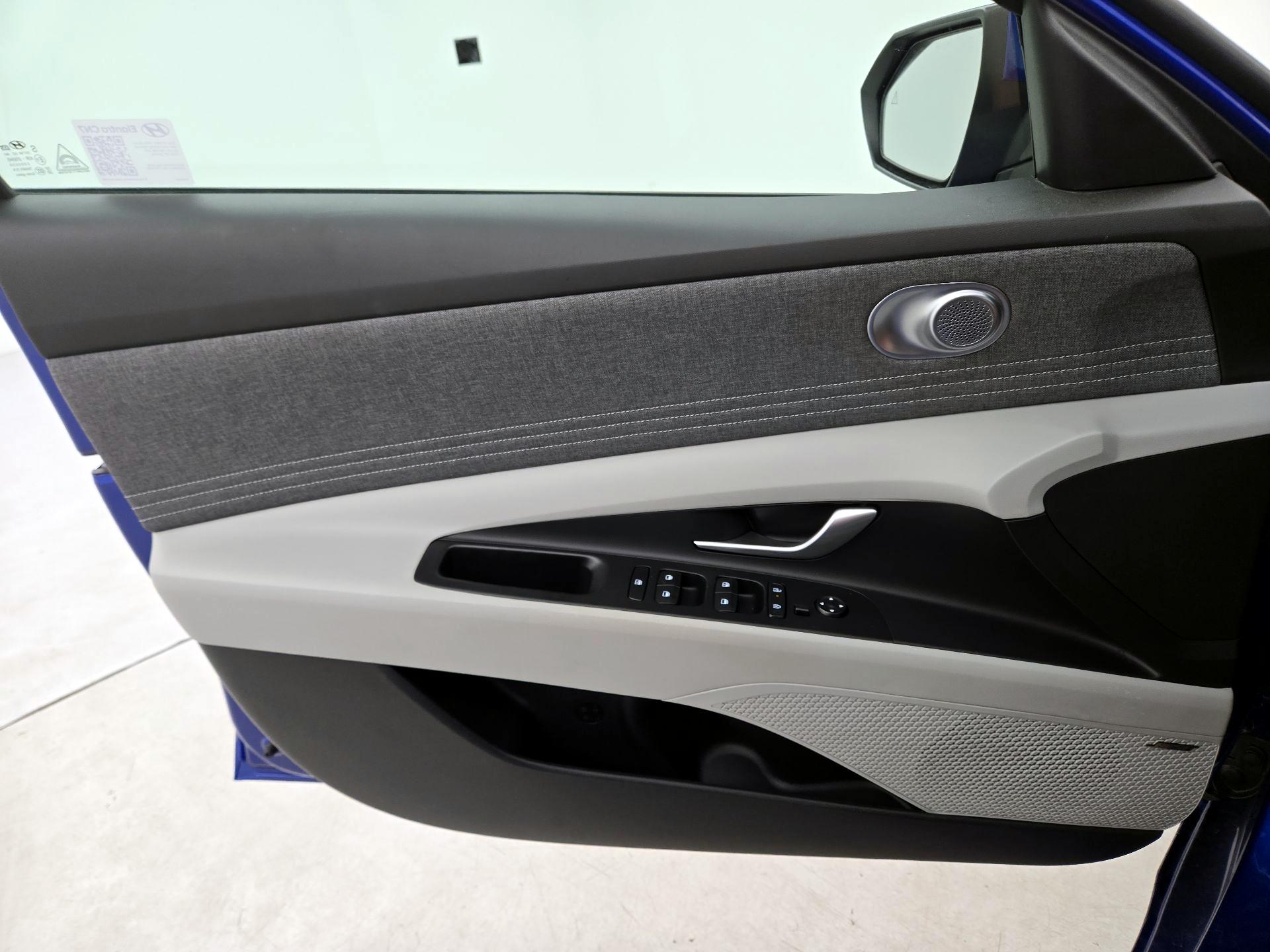 Thumbnail: 2025 Hyundai Elantra - 12