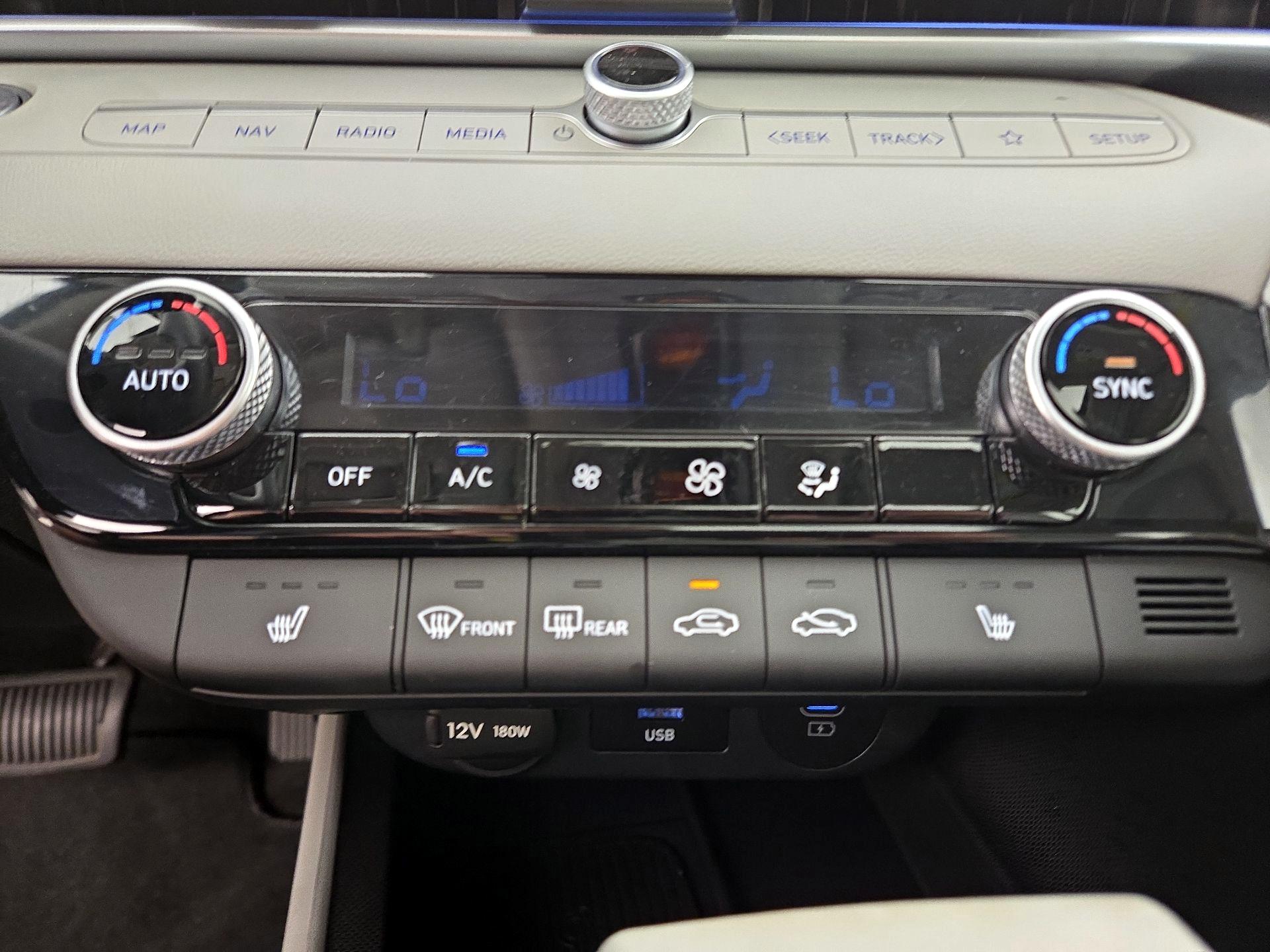 Thumbnail: 2025 Hyundai Elantra - 17