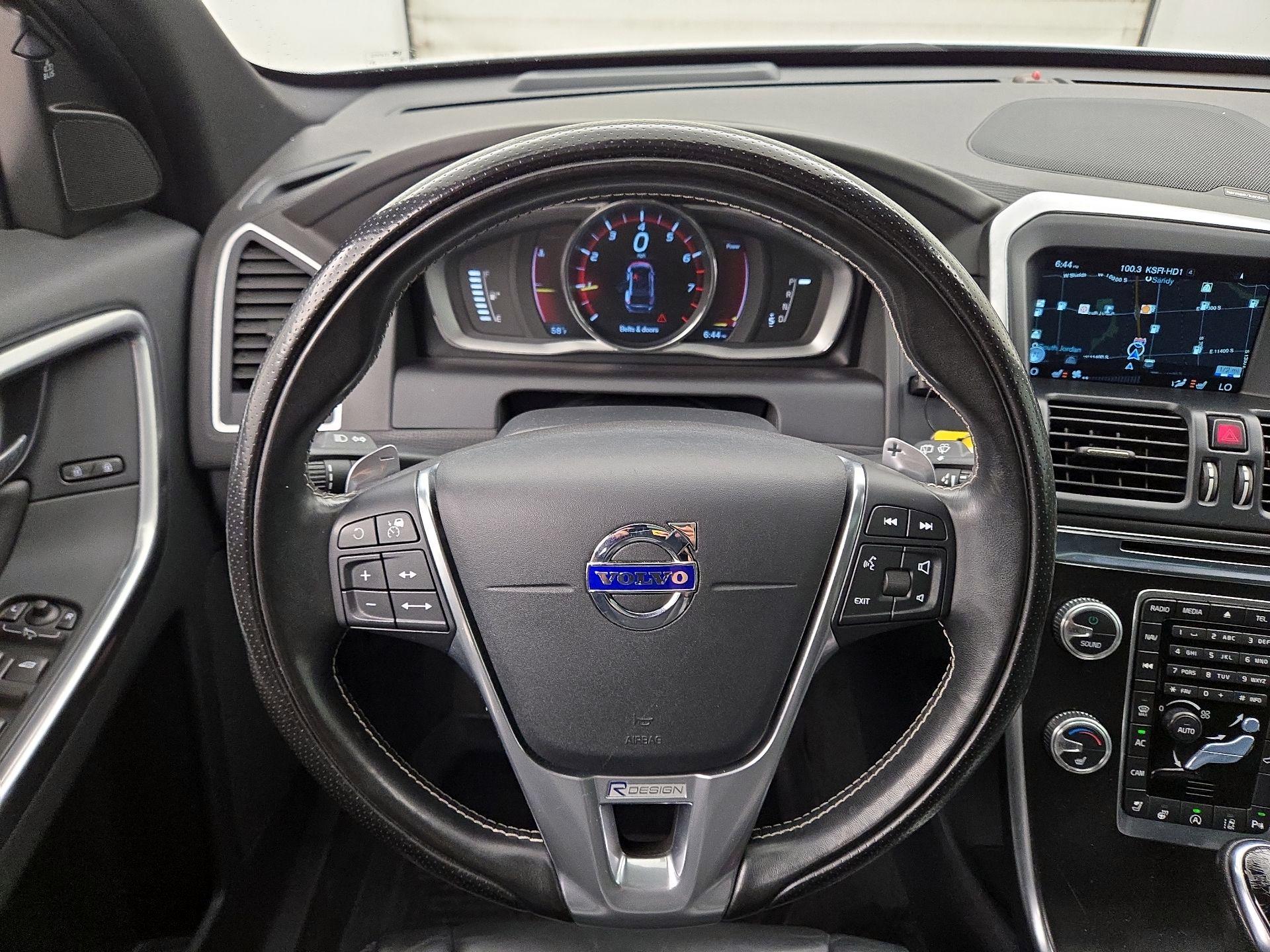 Thumbnail: 2016 Volvo XC60 - 10