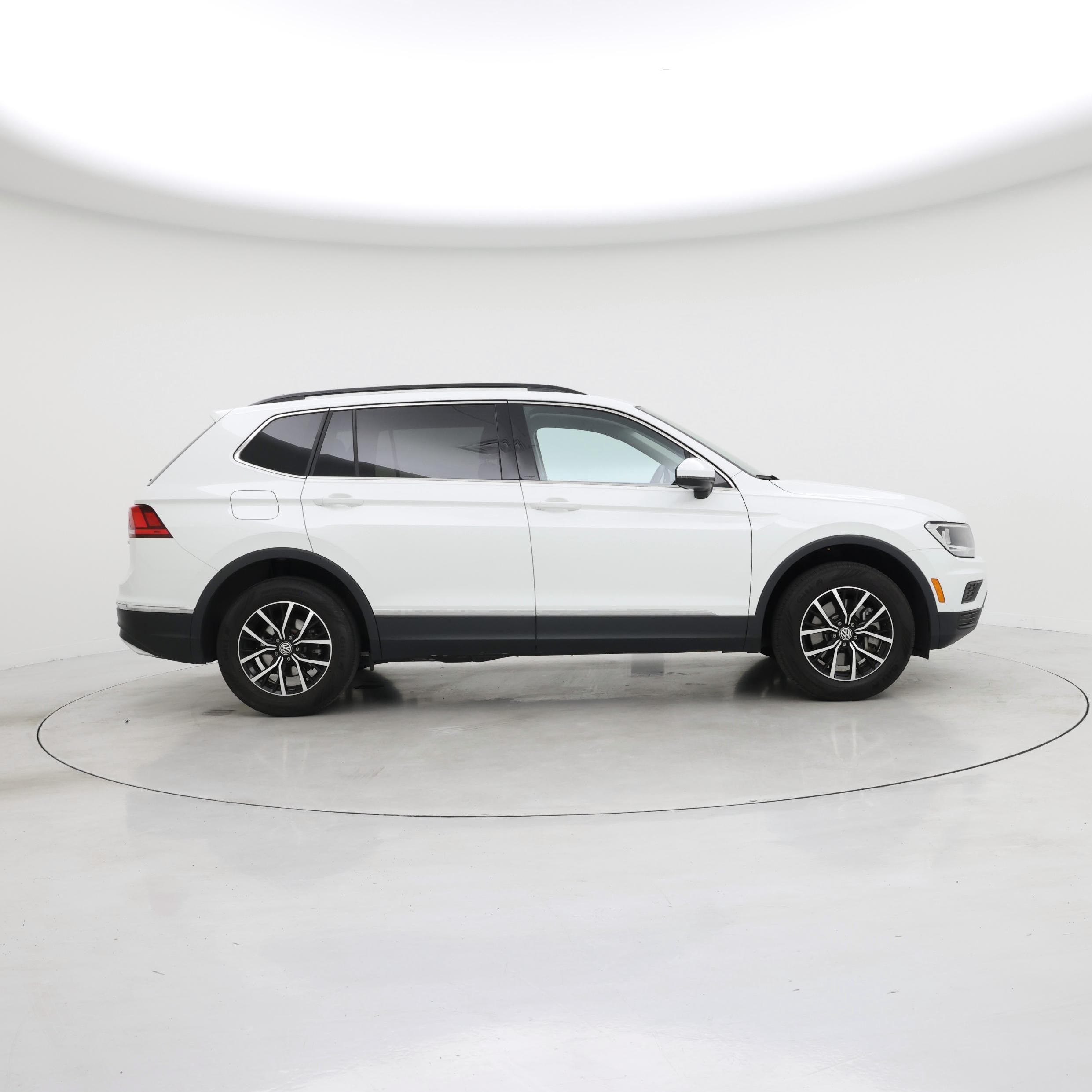 Thumbnail: 2021 Volkswagen Tiguan - 7