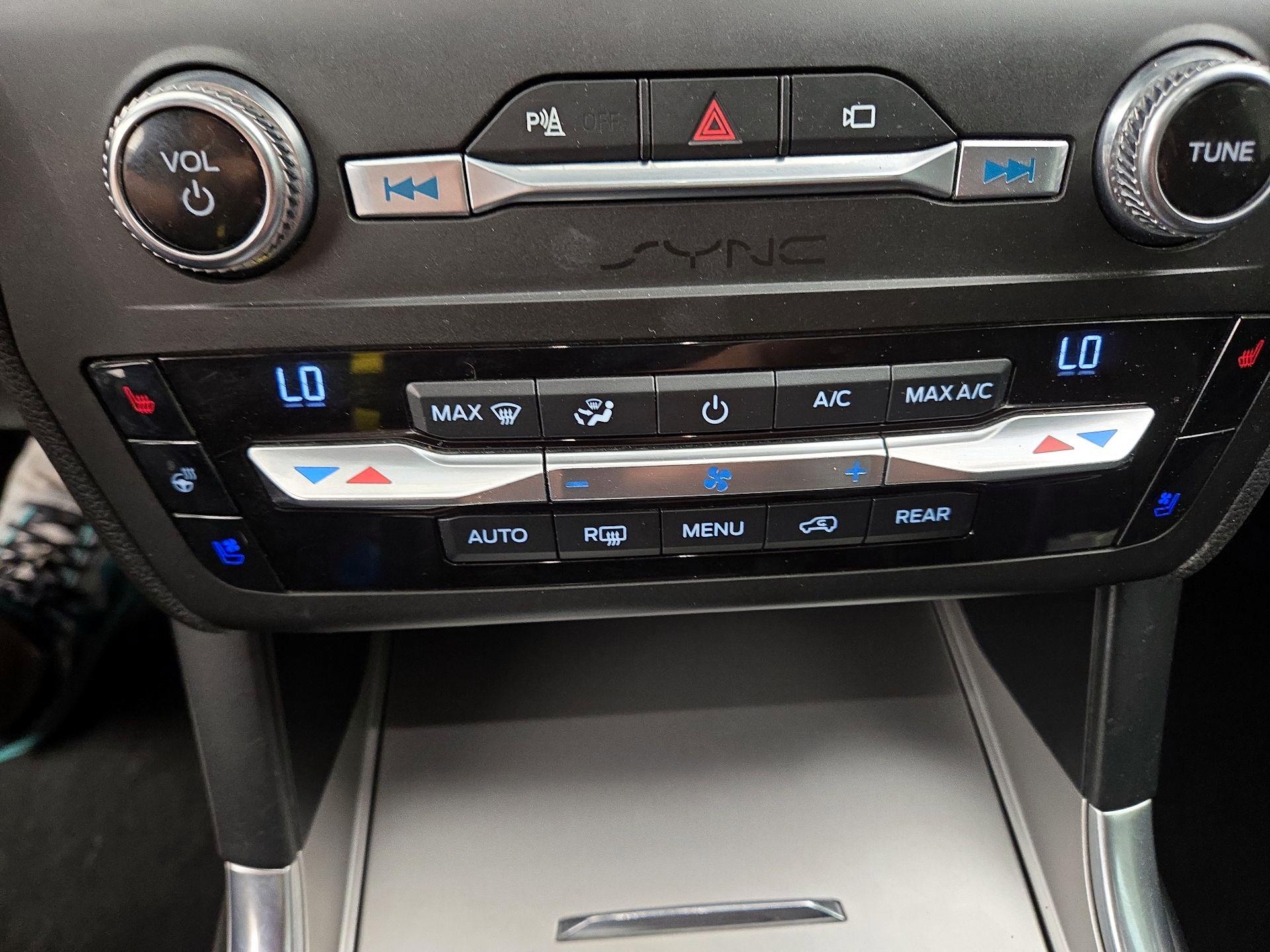 Thumbnail: 2020 Ford Explorer - 17