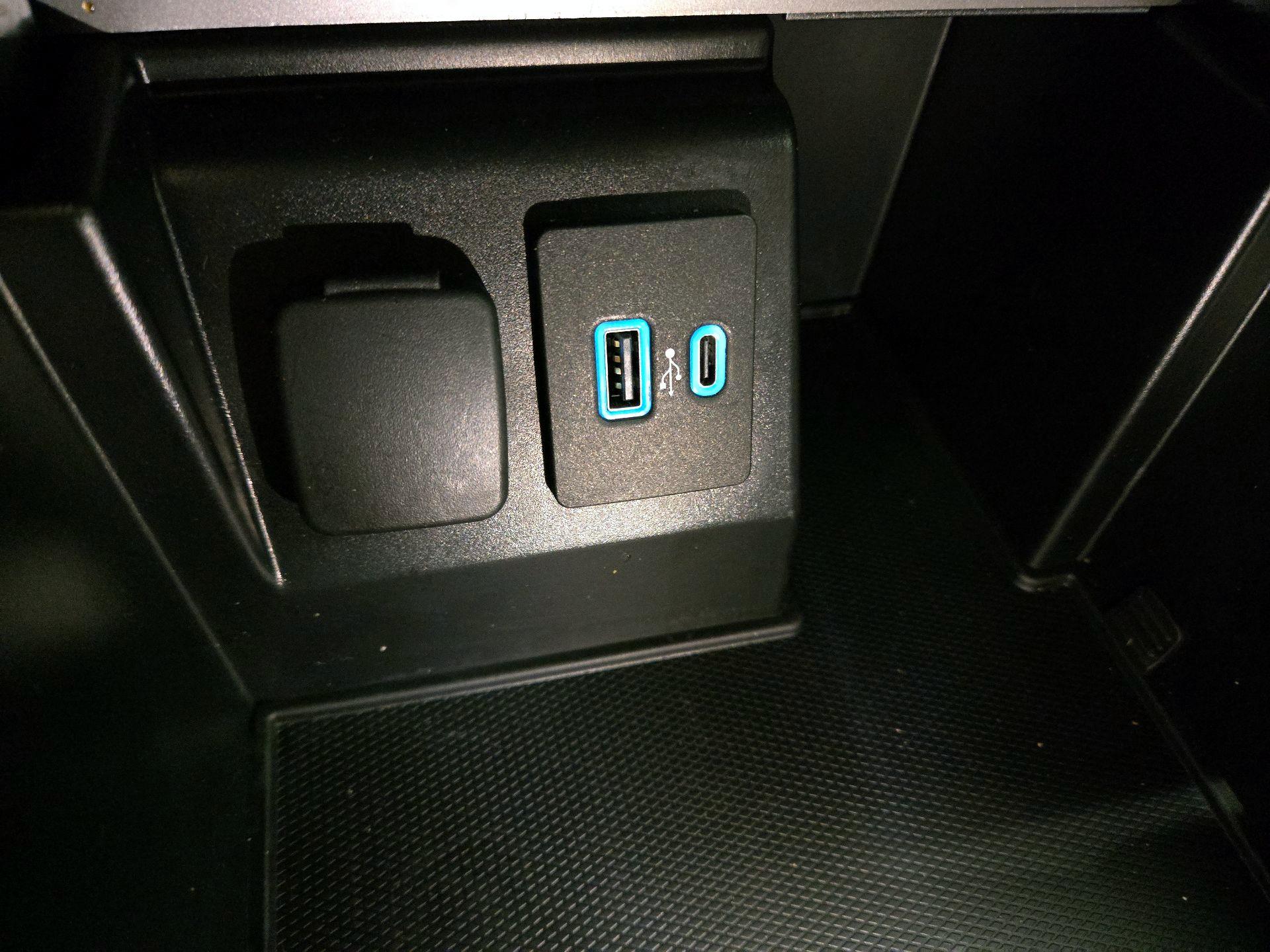 Thumbnail: 2020 Ford Explorer - 19