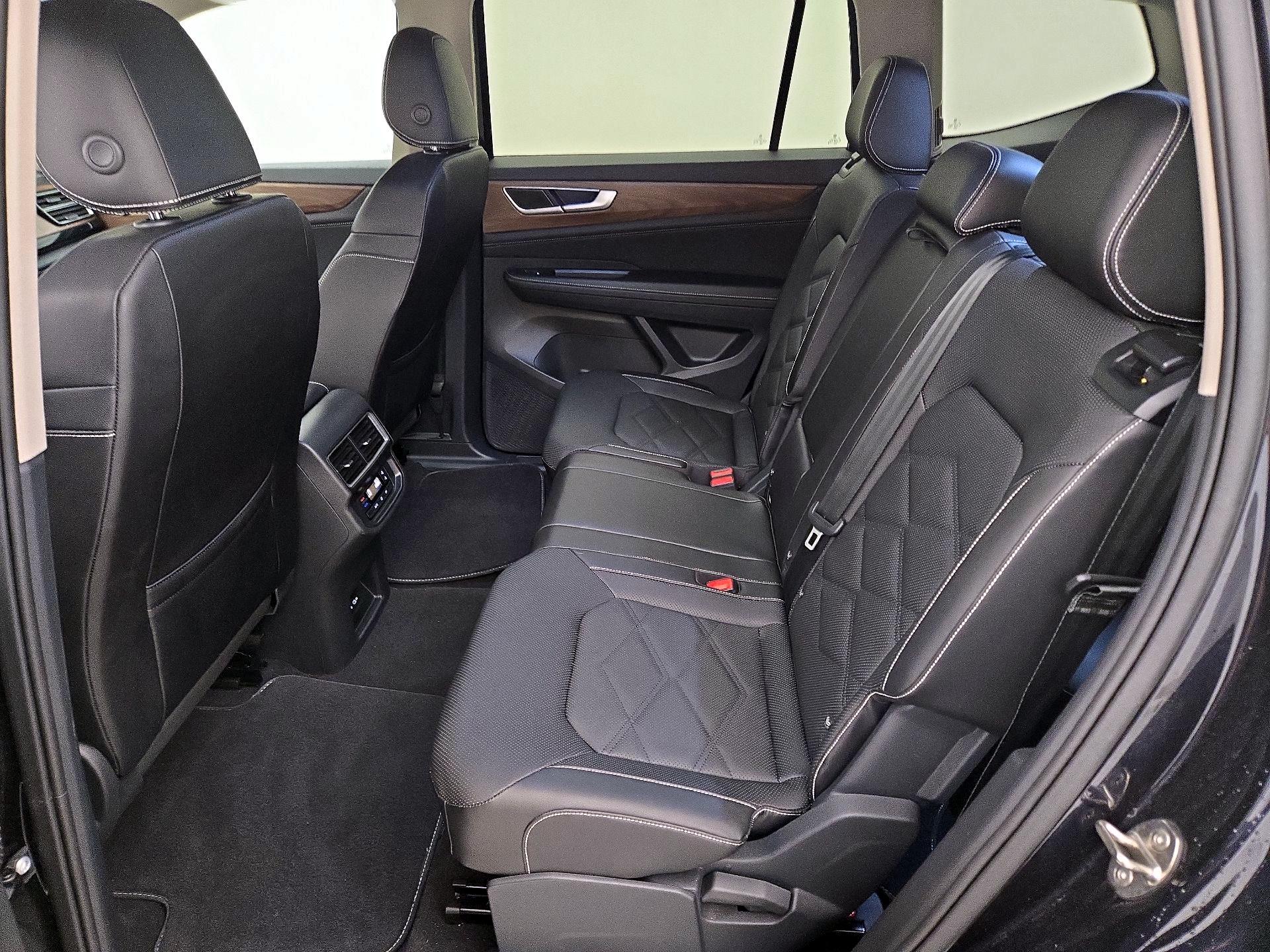 Thumbnail: 2024 Volkswagen Atlas - 19