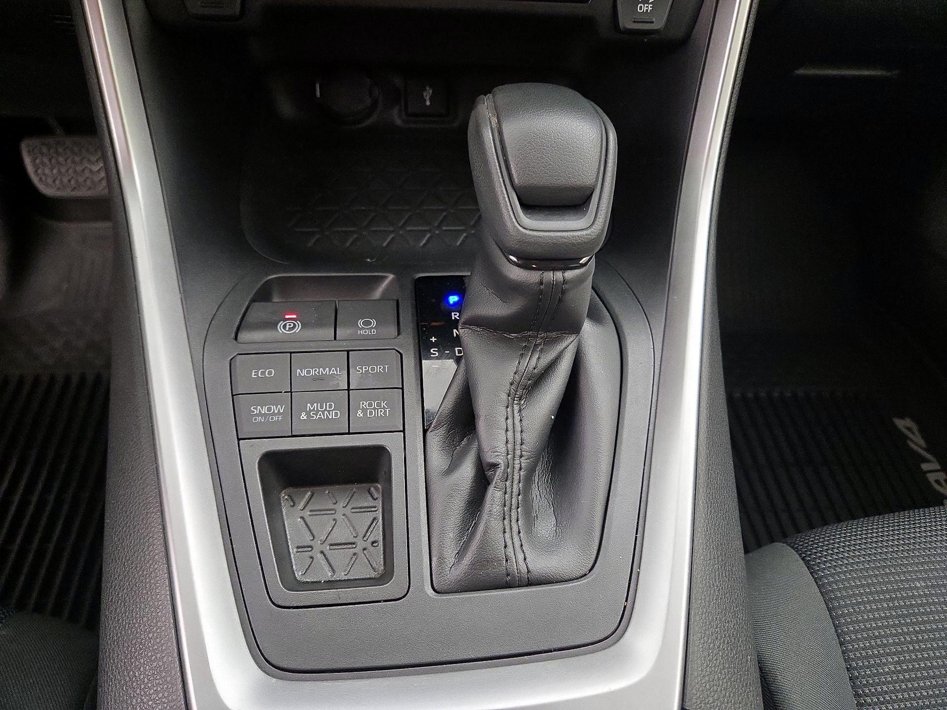 Thumbnail: 2020 Toyota RAV4 - 17