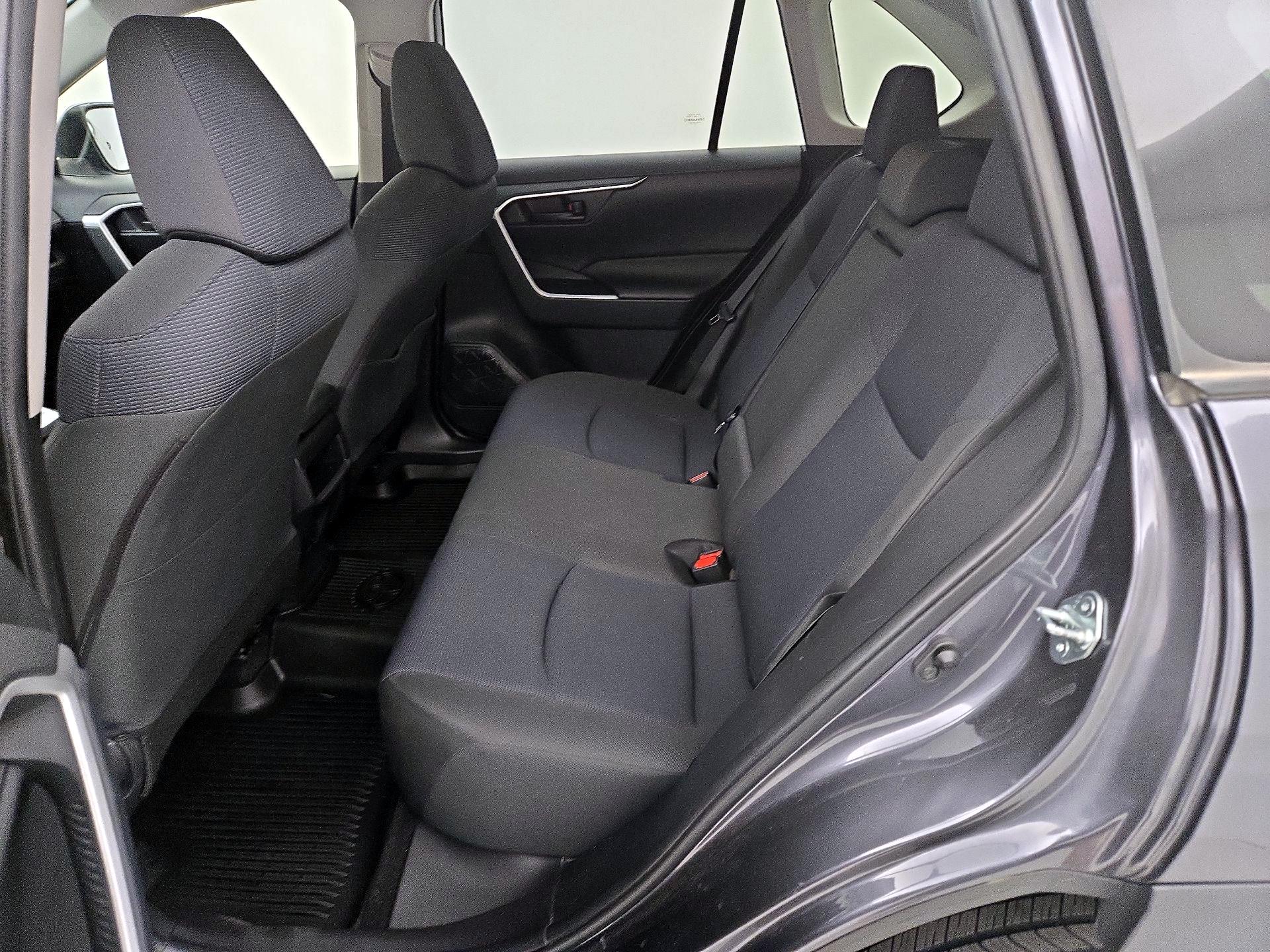 Thumbnail: 2020 Toyota RAV4 - 19