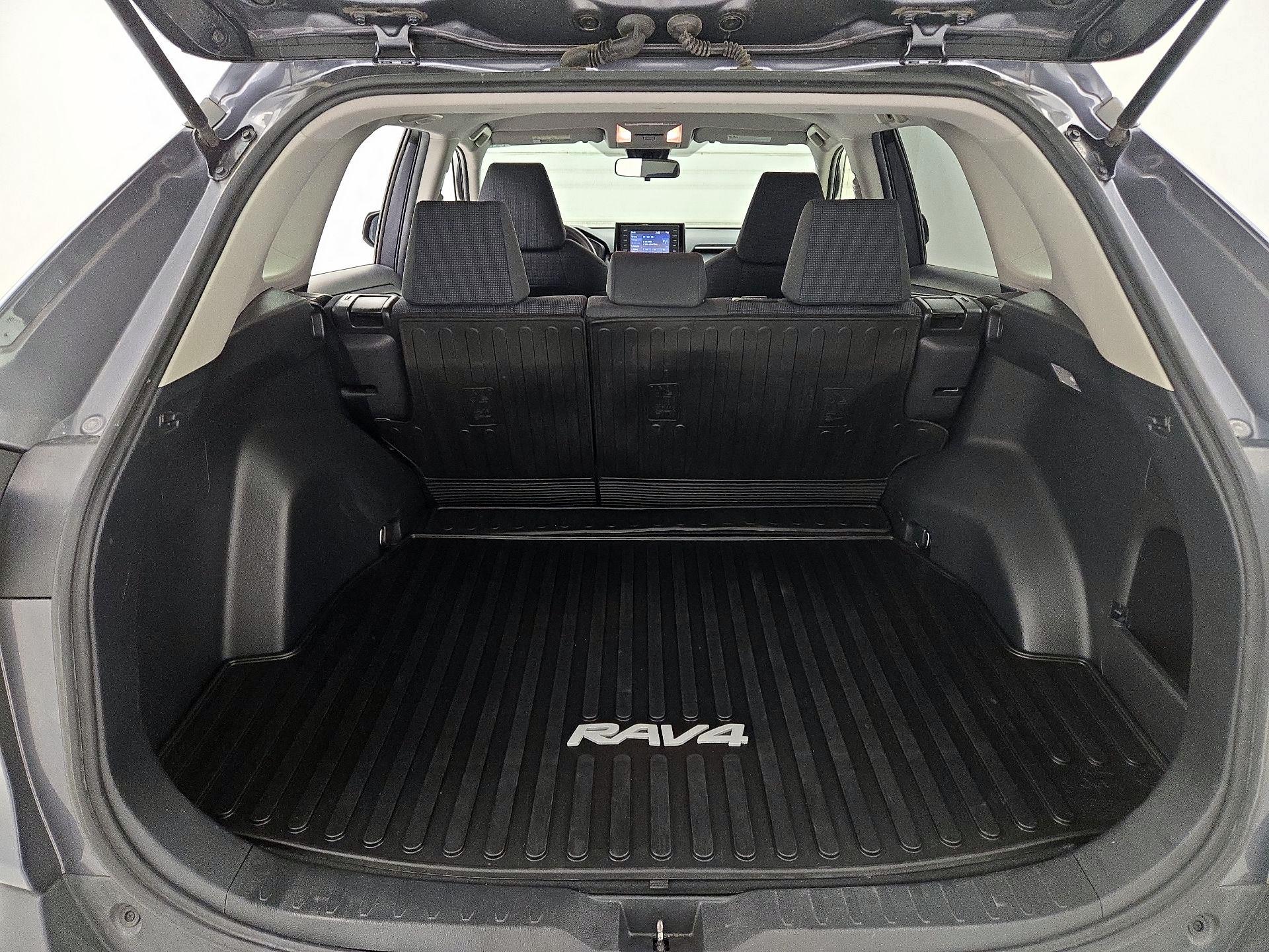 Thumbnail: 2020 Toyota RAV4 - 20