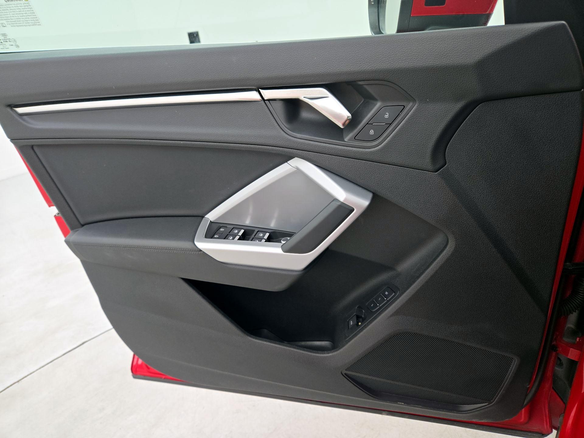 Thumbnail: 2022 Audi Q3 - 12