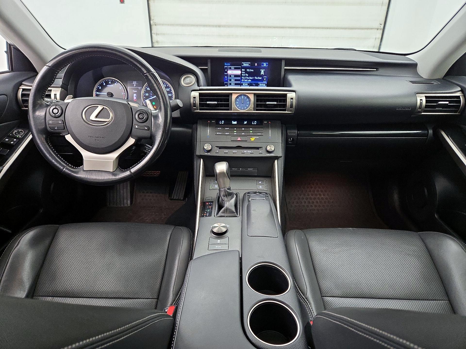 Thumbnail: 2016 Lexus IS - 9