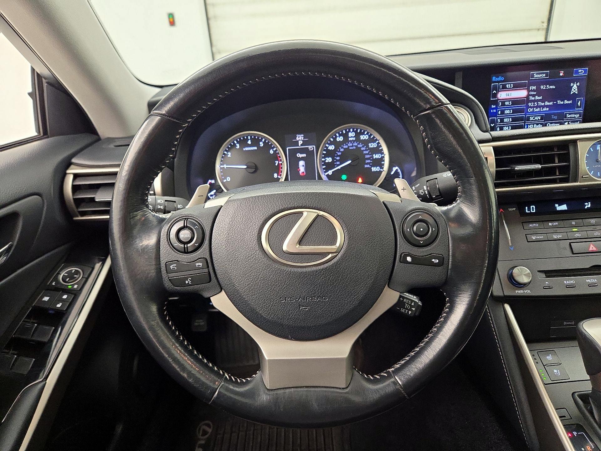 Thumbnail: 2016 Lexus IS - 10