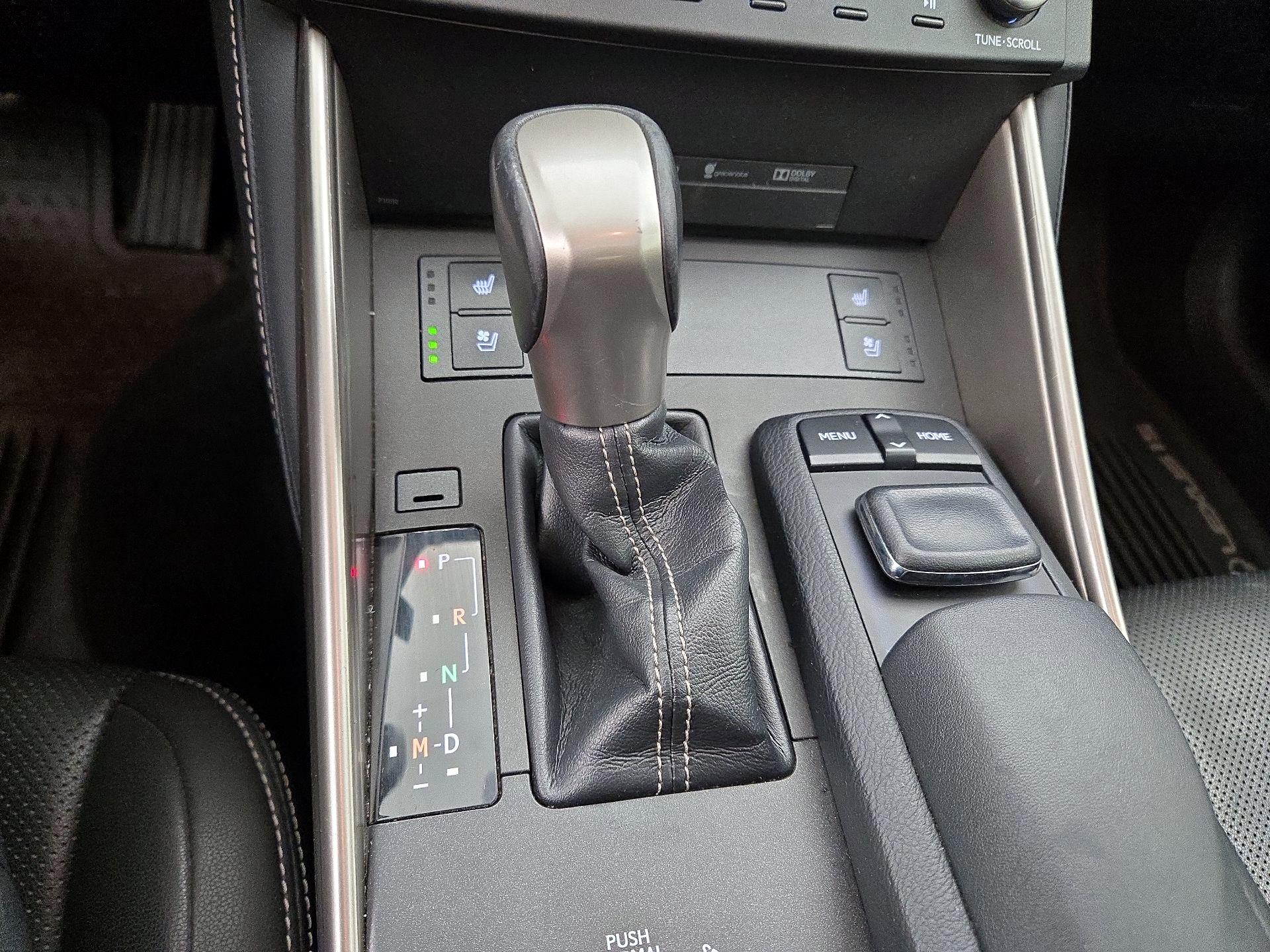 Thumbnail: 2016 Lexus IS - 18