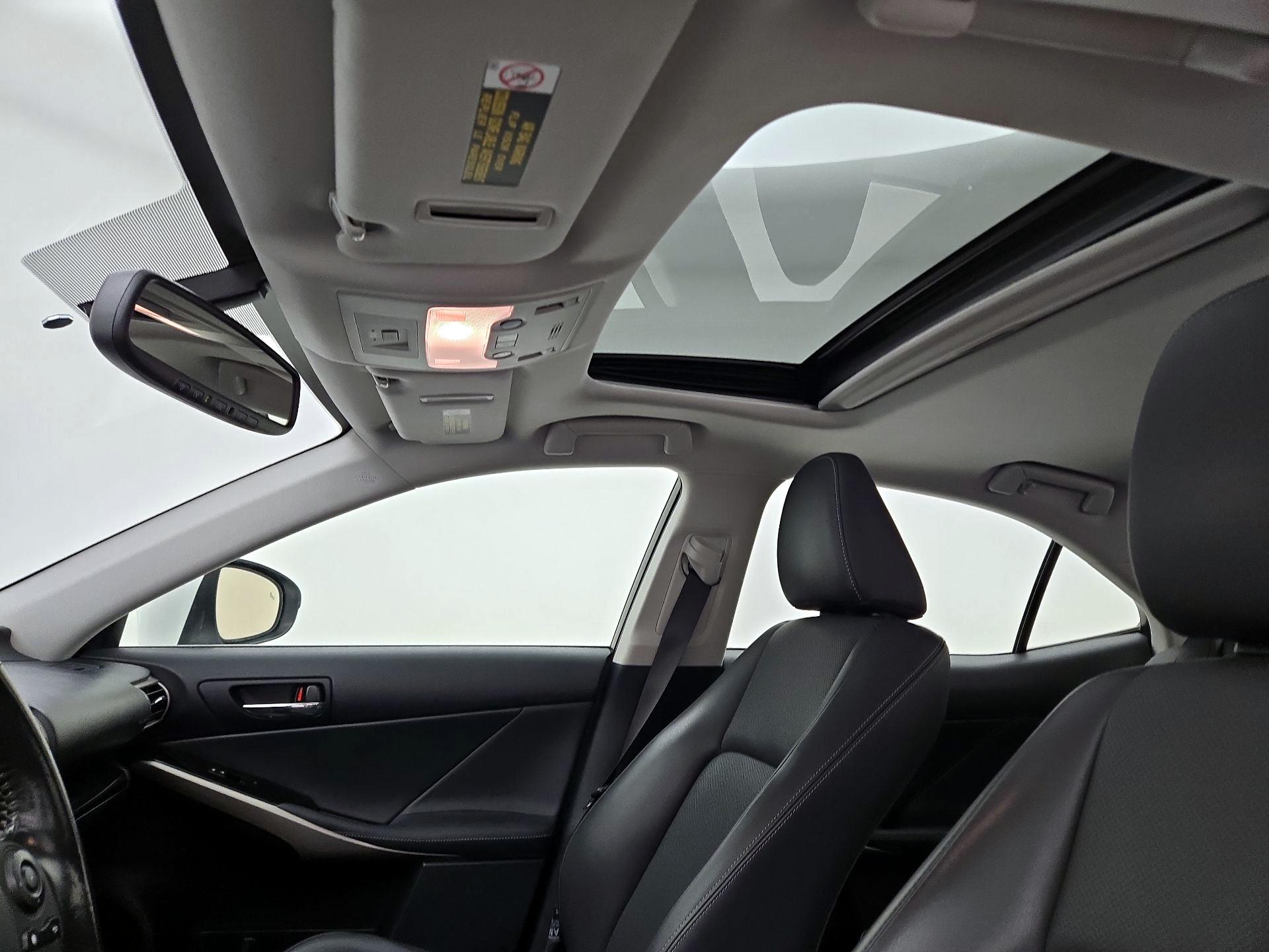Thumbnail: 2016 Lexus IS - 20