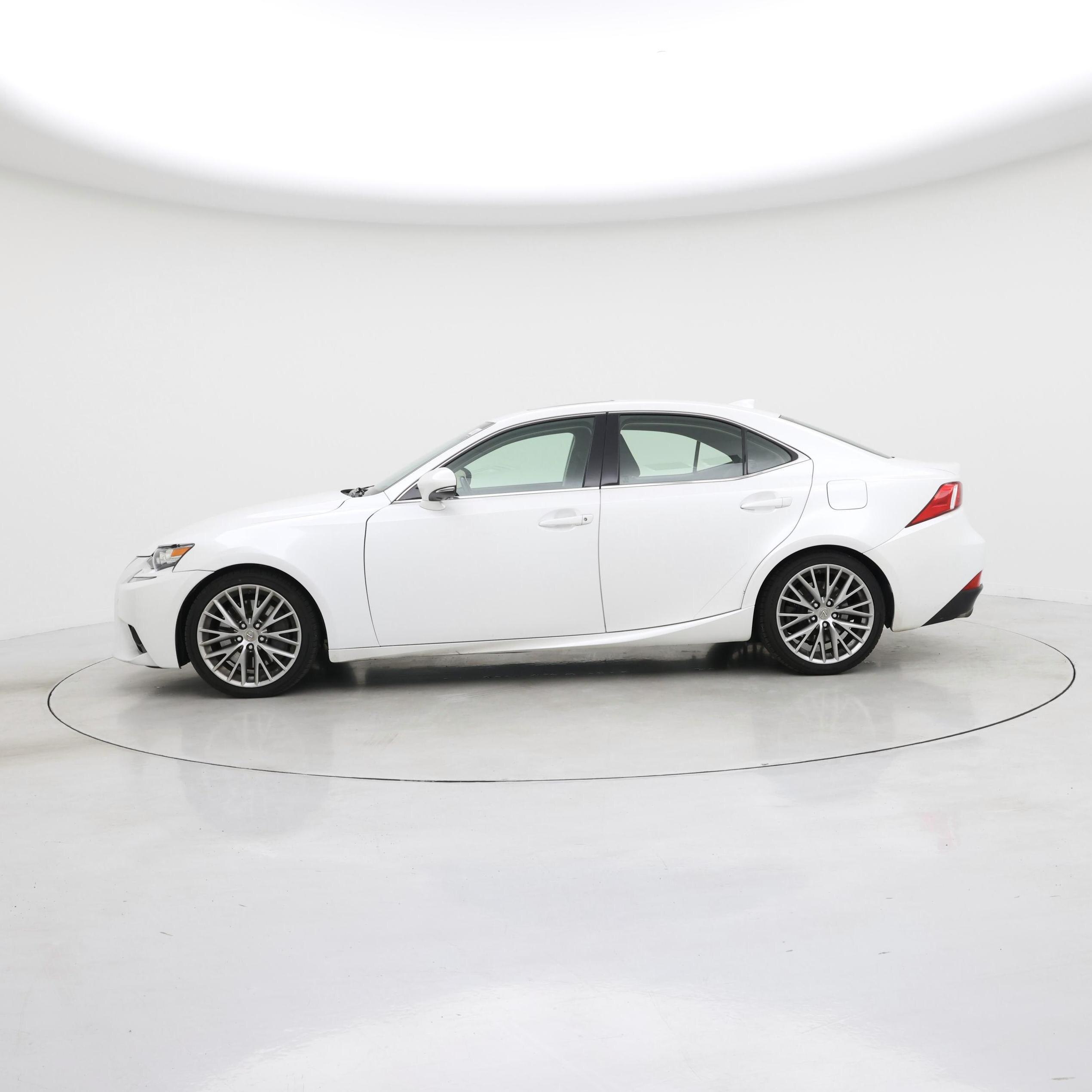 Thumbnail: 2016 Lexus IS - 3