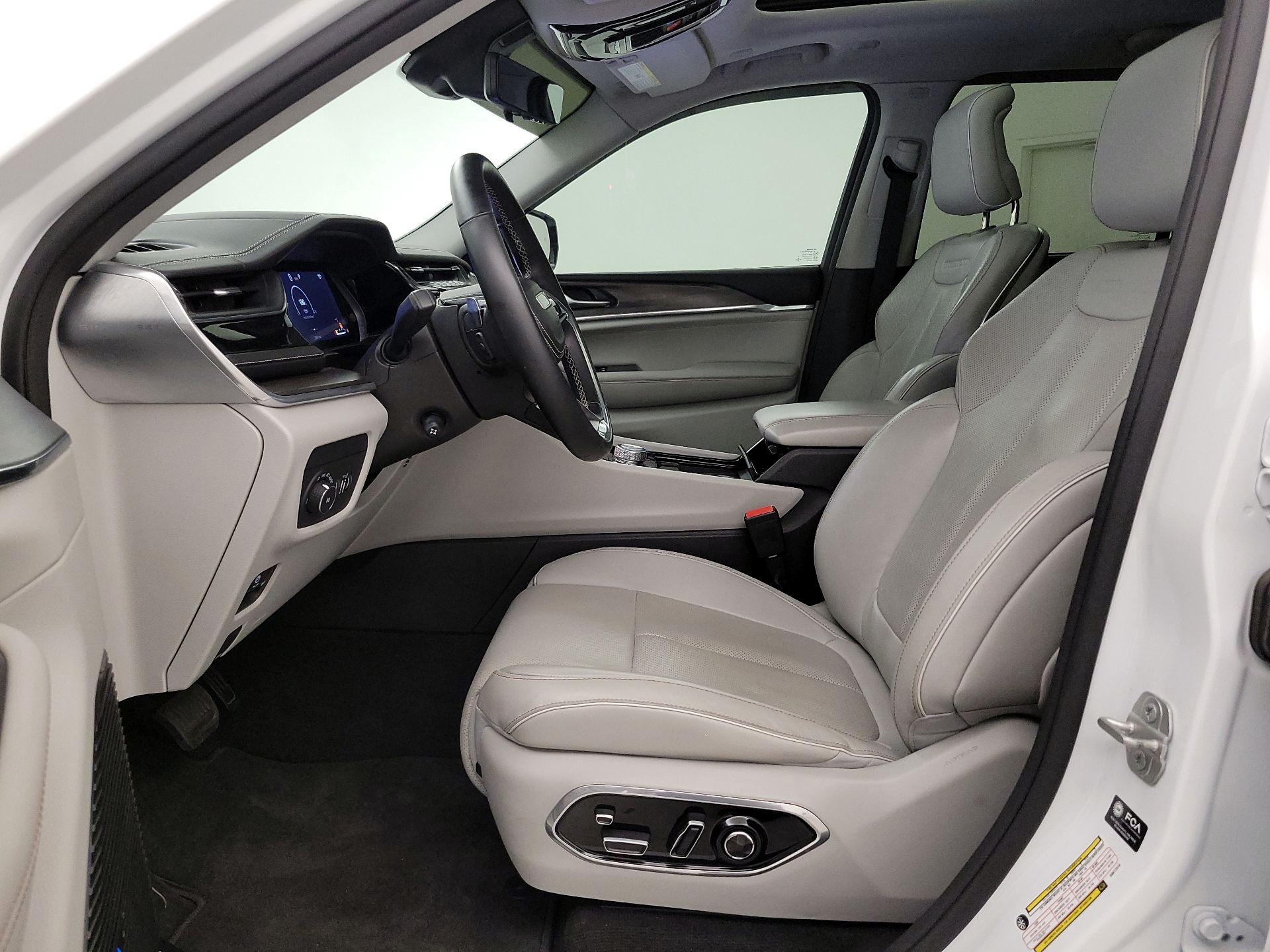 Thumbnail: 2022 Jeep Grand Cherokee - 11