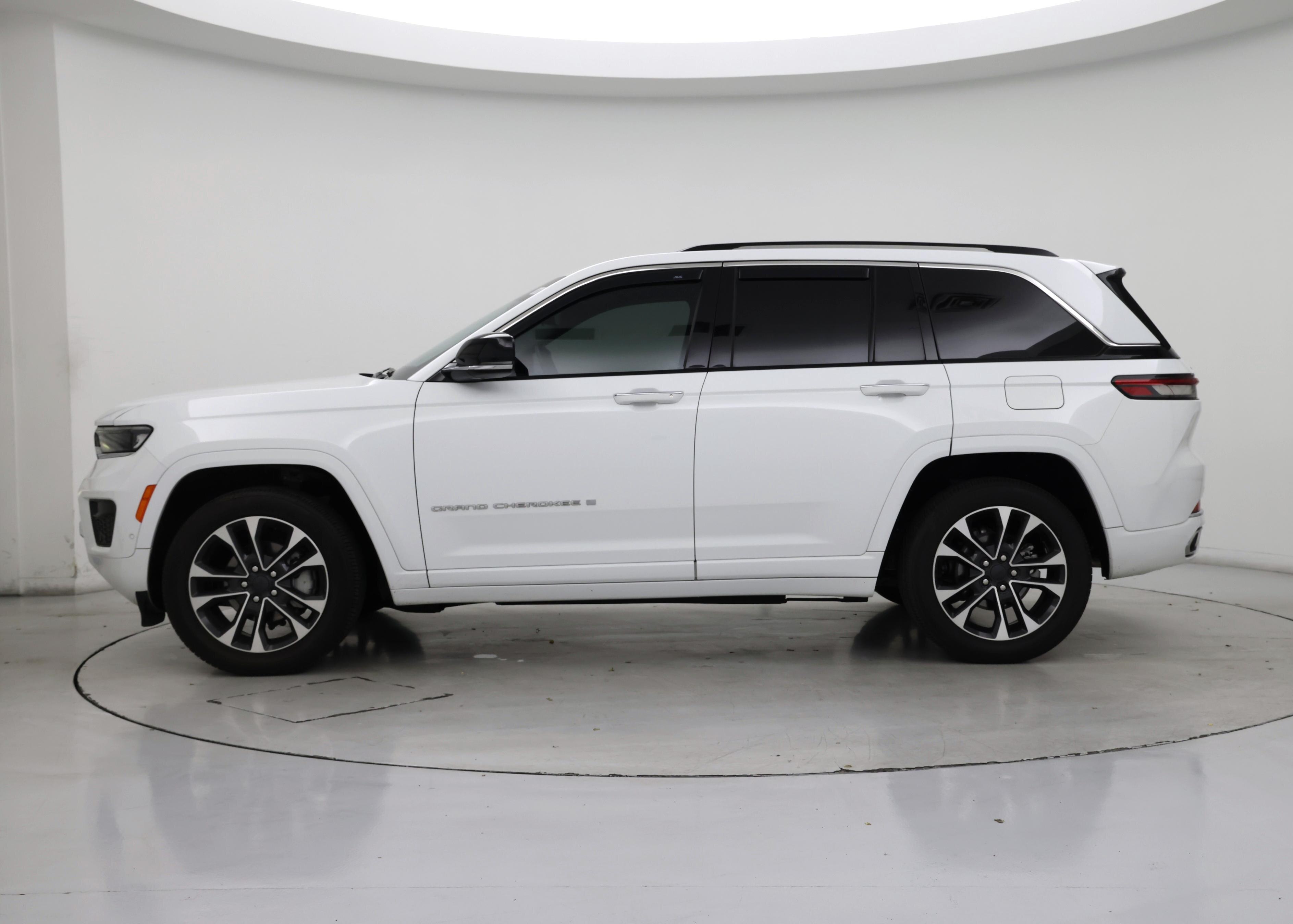 Thumbnail: 2022 Jeep Grand Cherokee - 3