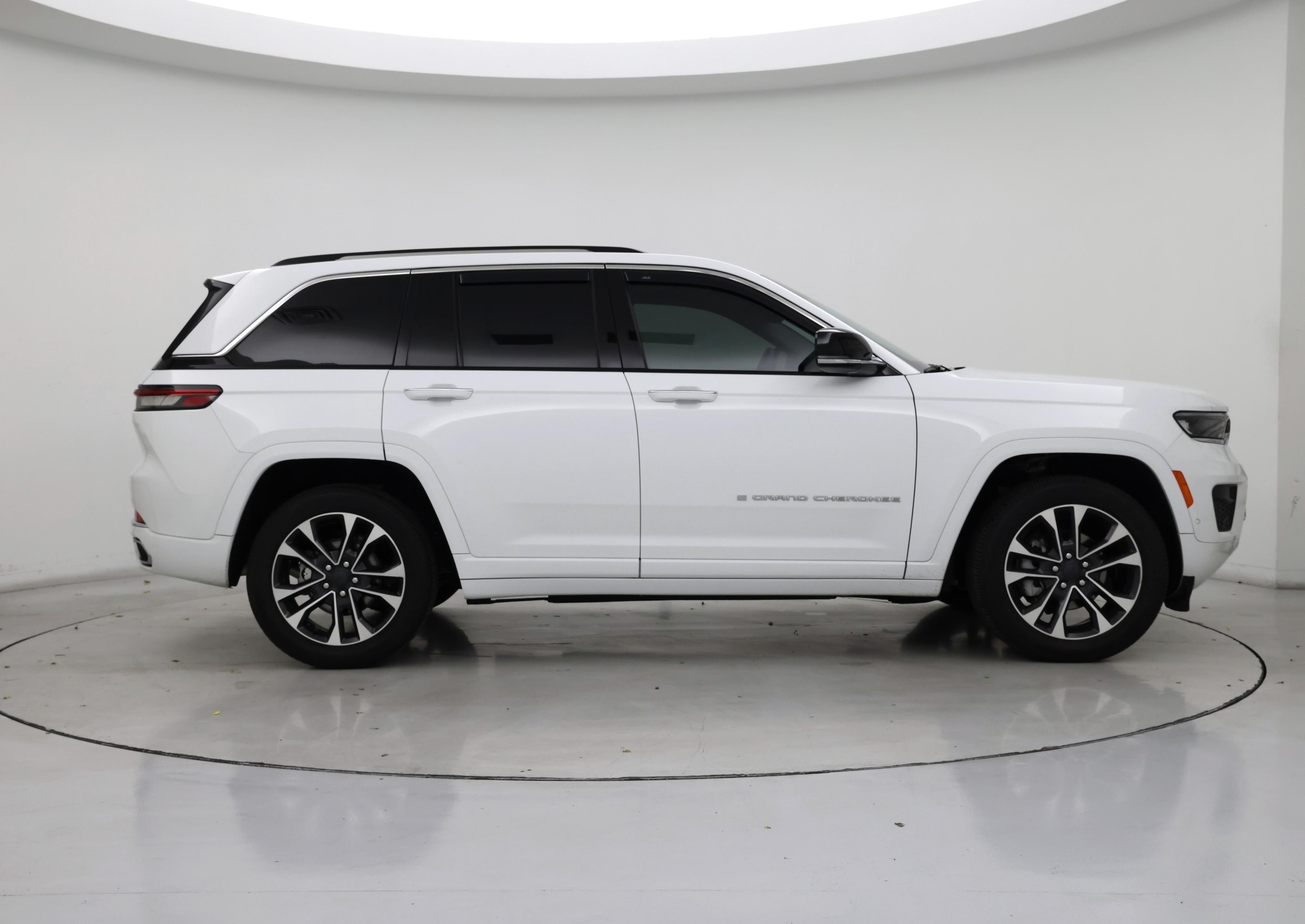 Thumbnail: 2022 Jeep Grand Cherokee - 7