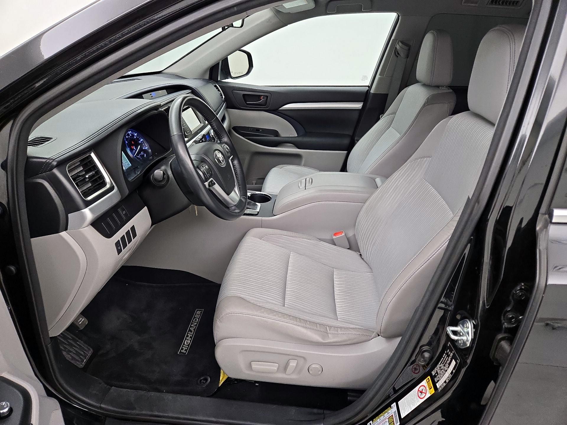 Thumbnail: 2015 Toyota Highlander - 11