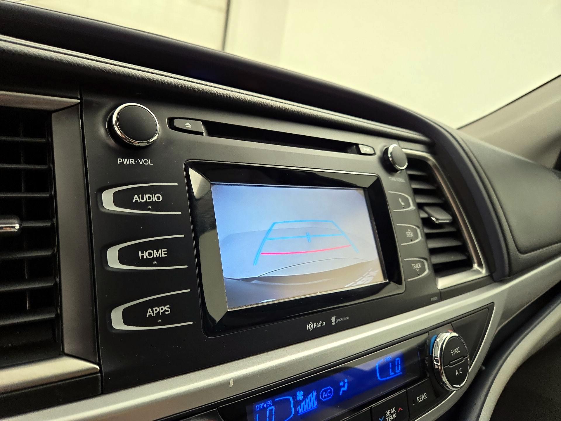 Thumbnail: 2015 Toyota Highlander - 14