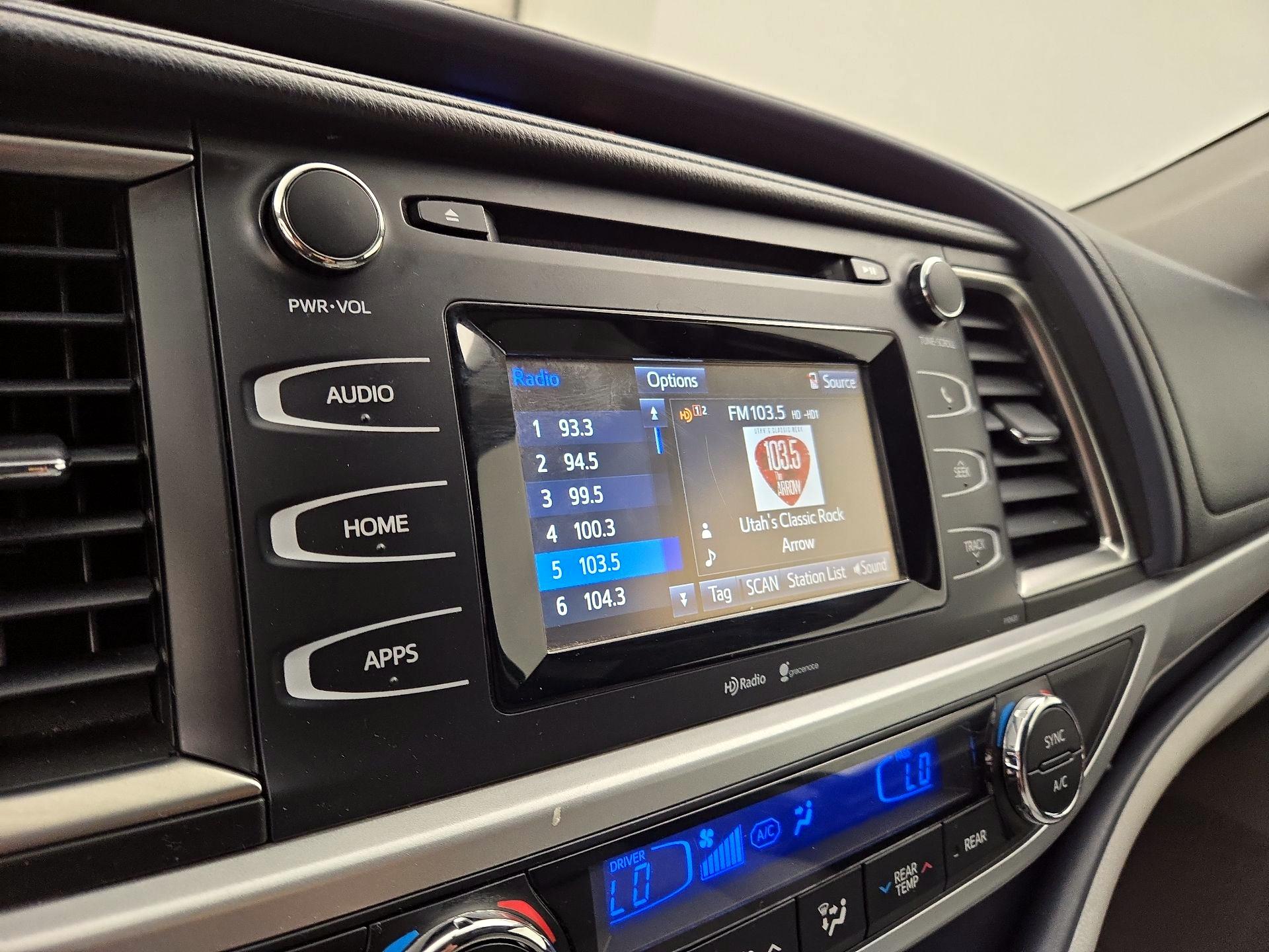 Thumbnail: 2015 Toyota Highlander - 15