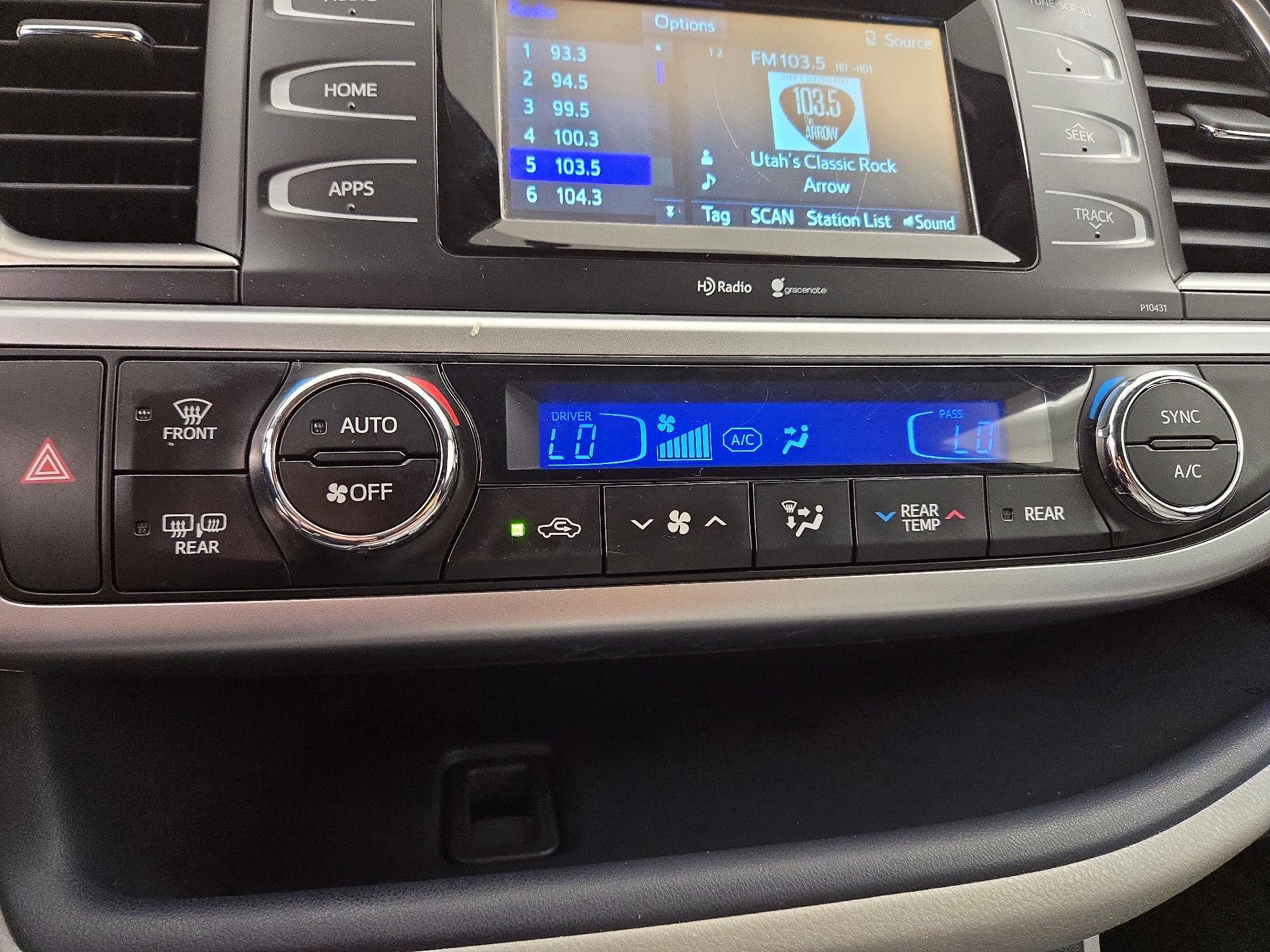 Thumbnail: 2015 Toyota Highlander - 16