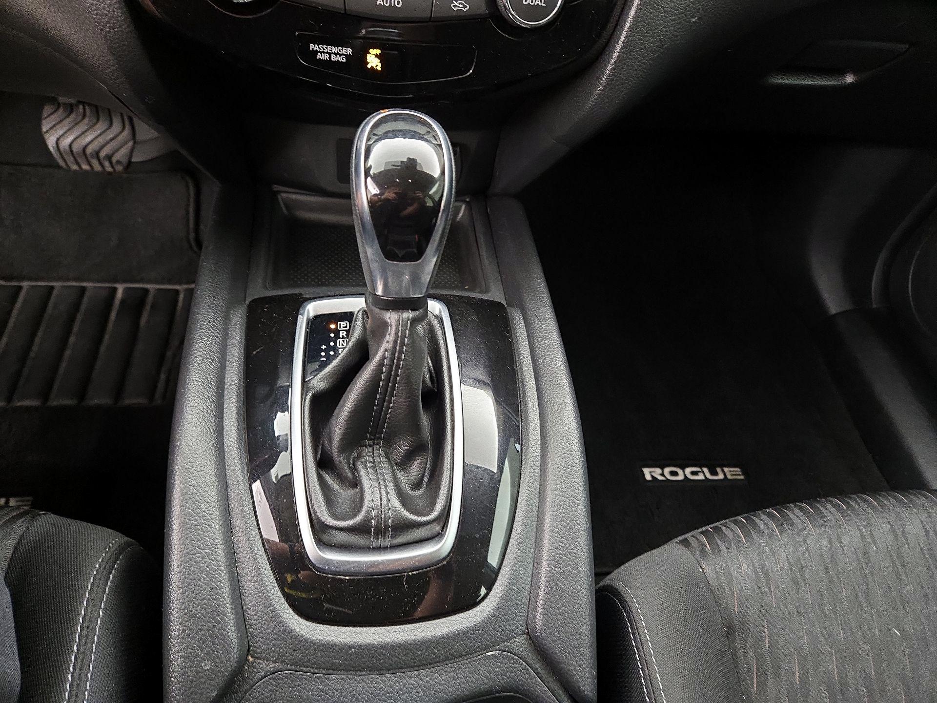 Thumbnail: 2020 Nissan Rogue - 17