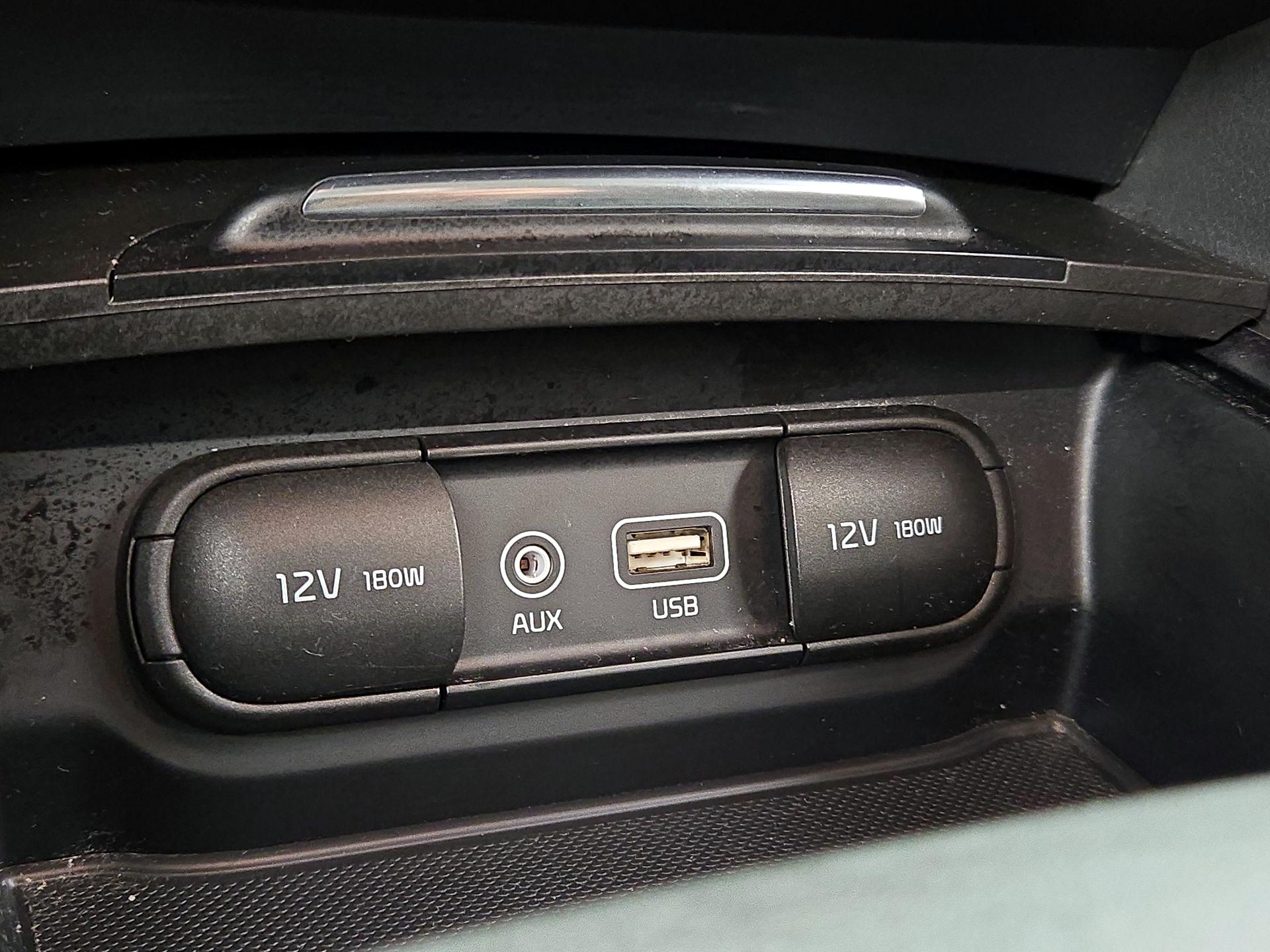 Thumbnail: 2016 Kia Optima - 18