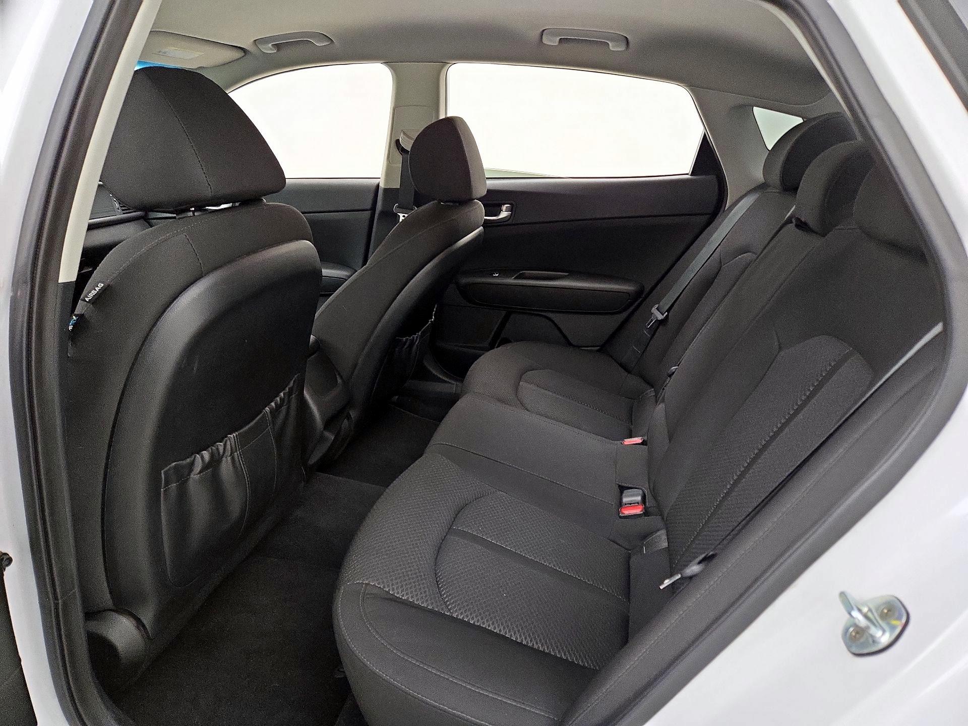 Thumbnail: 2016 Kia Optima - 19