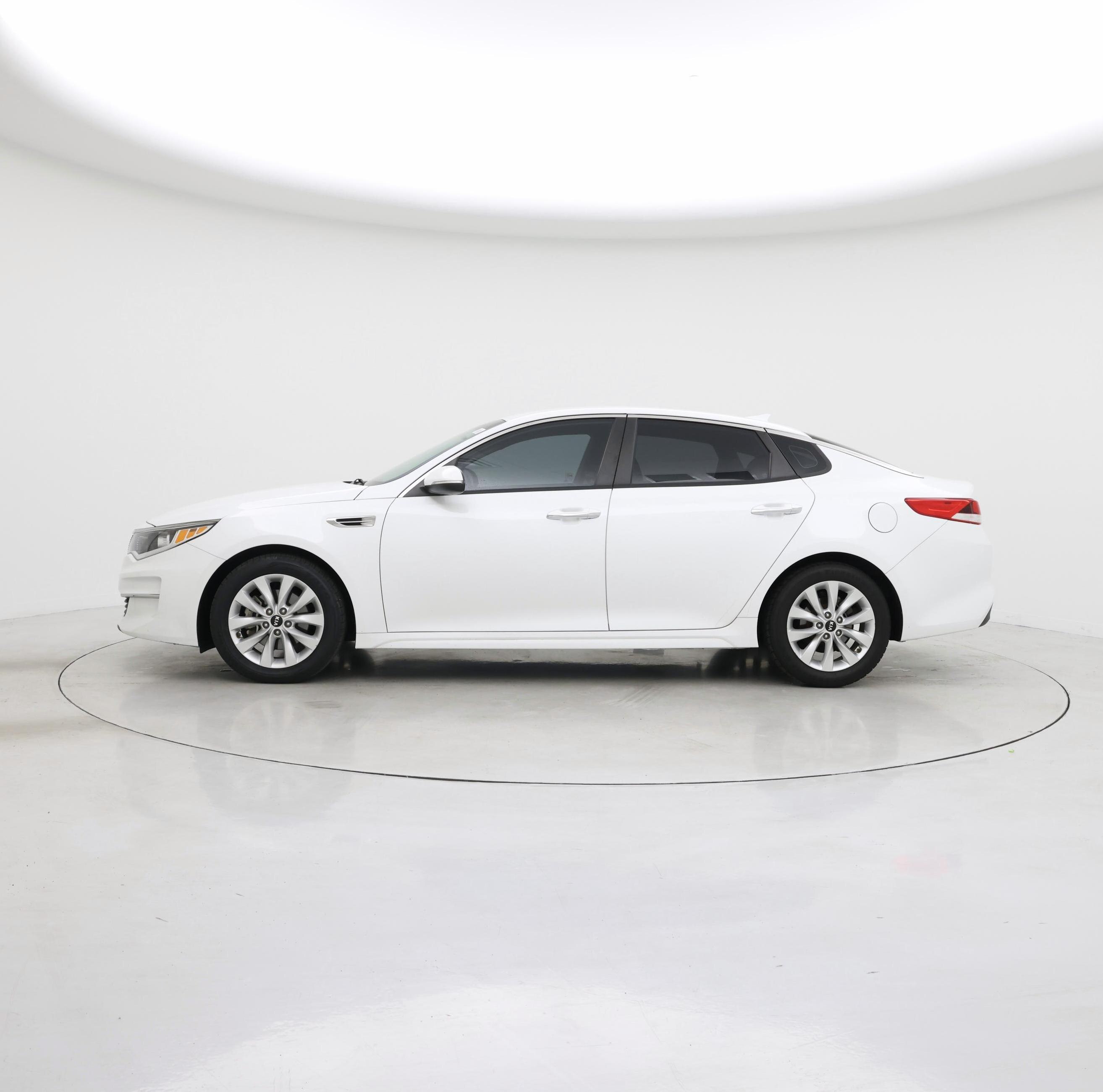 Thumbnail: 2016 Kia Optima - 3