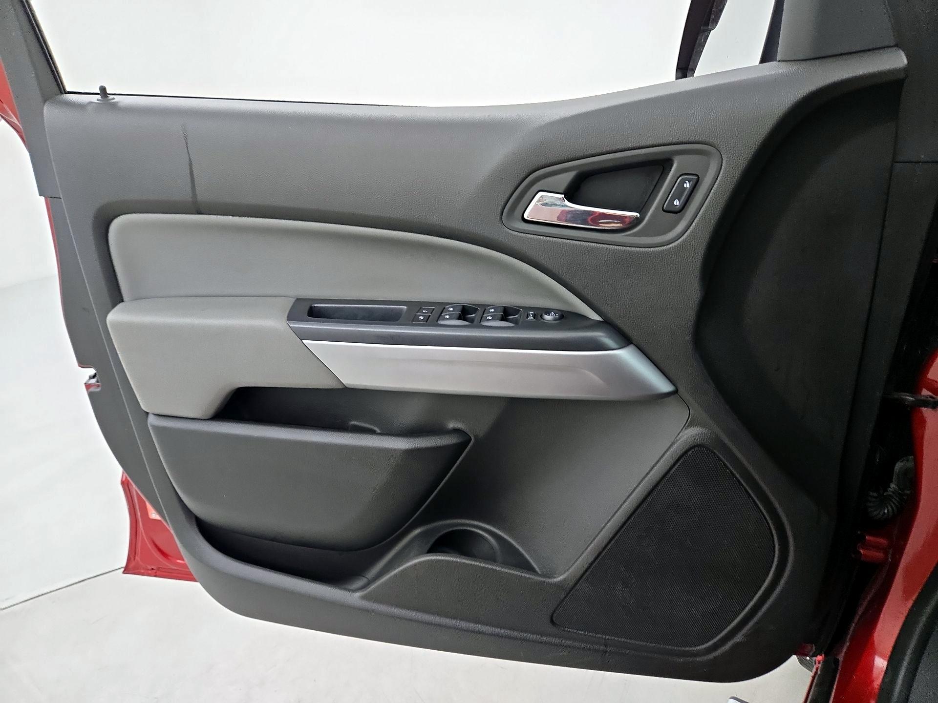 Thumbnail: 2015 Chevrolet Colorado - 12