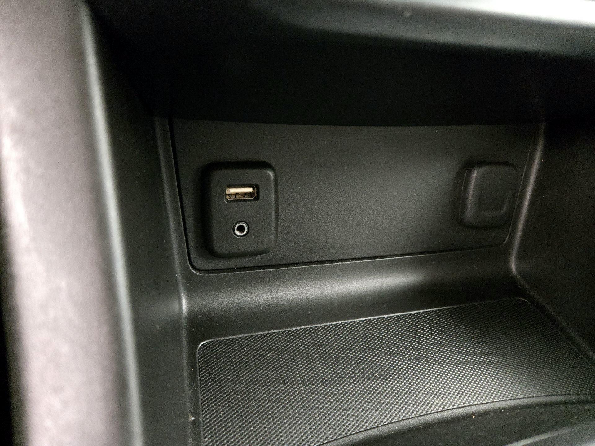 Thumbnail: 2015 Chevrolet Colorado - 18