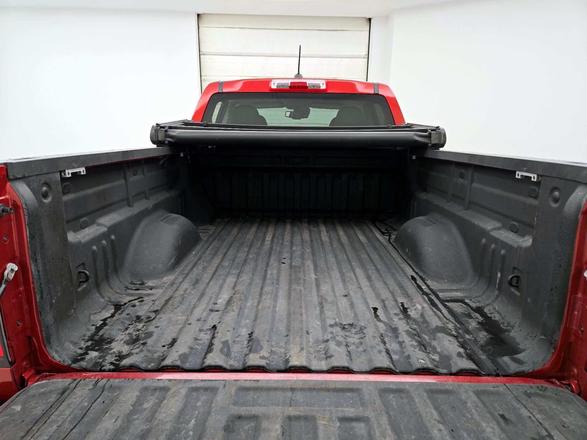 Thumbnail: 2015 Chevrolet Colorado - 20