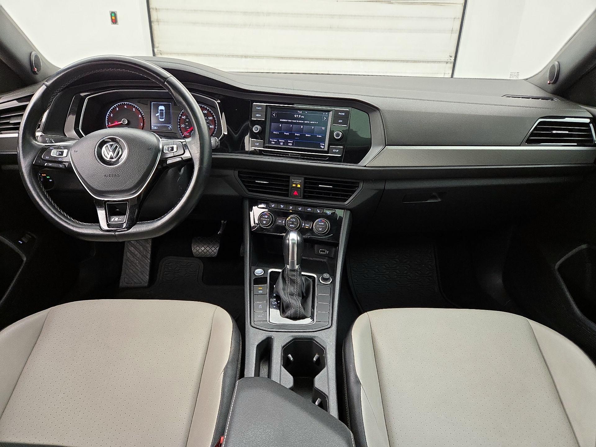 Thumbnail: 2019 Volkswagen Jetta - 9