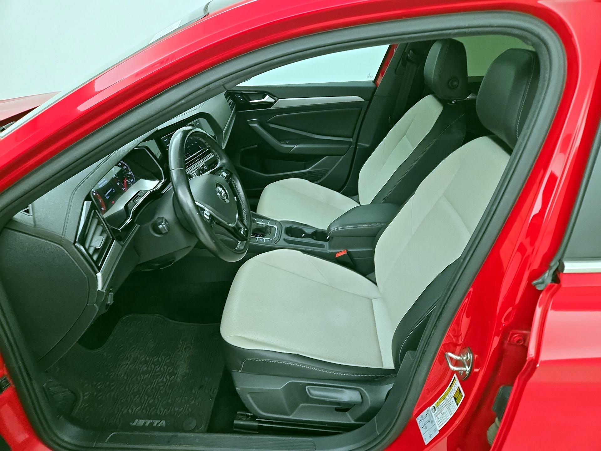 Thumbnail: 2019 Volkswagen Jetta - 11