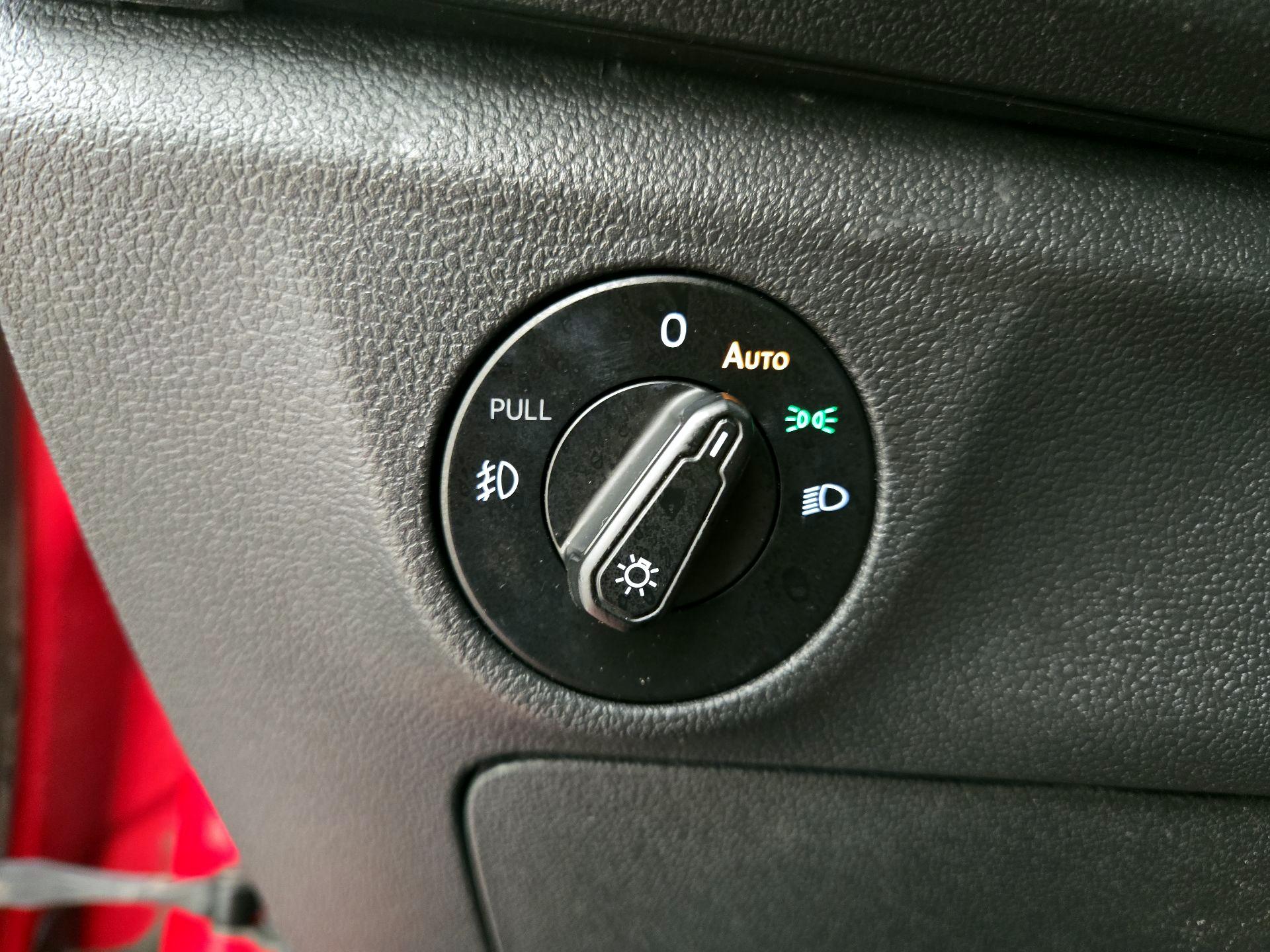 Thumbnail: 2019 Volkswagen Jetta - 13