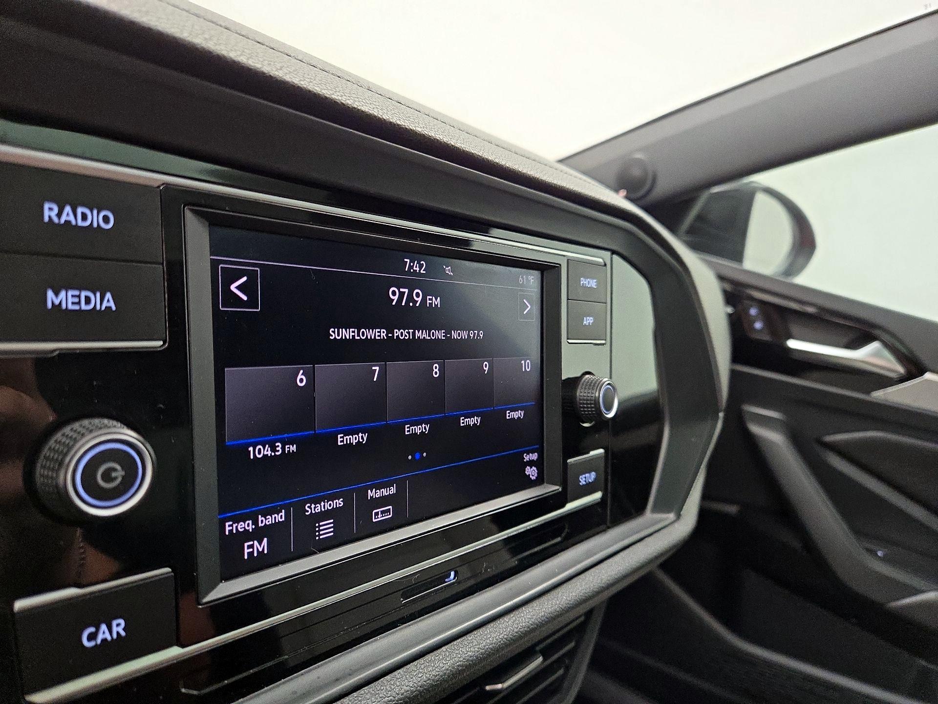 Thumbnail: 2019 Volkswagen Jetta - 15