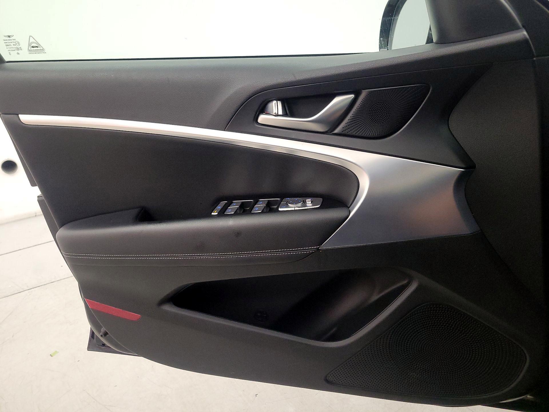Thumbnail: 2023 Genesis G70 - 12