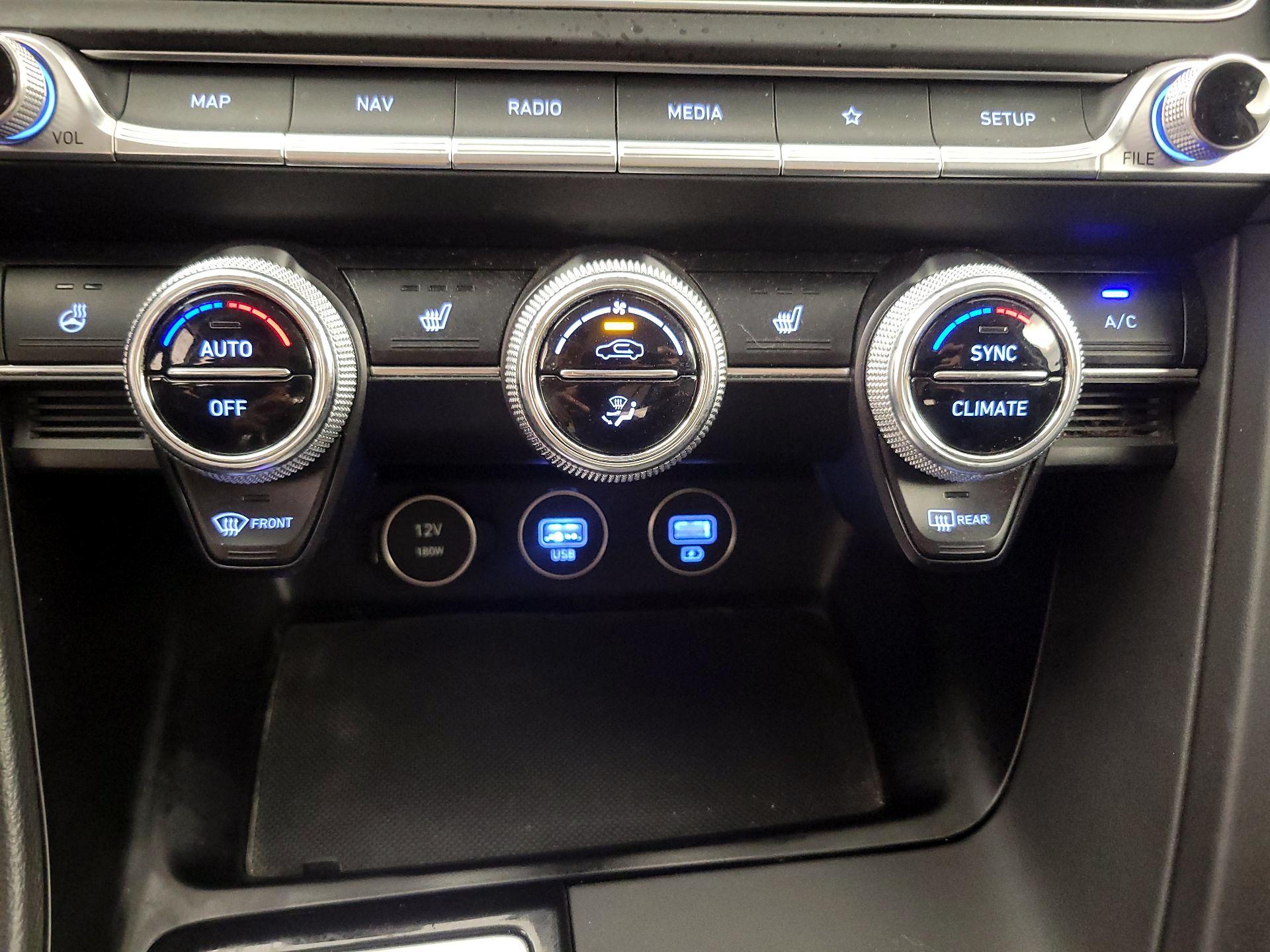 Thumbnail: 2023 Genesis G70 - 17
