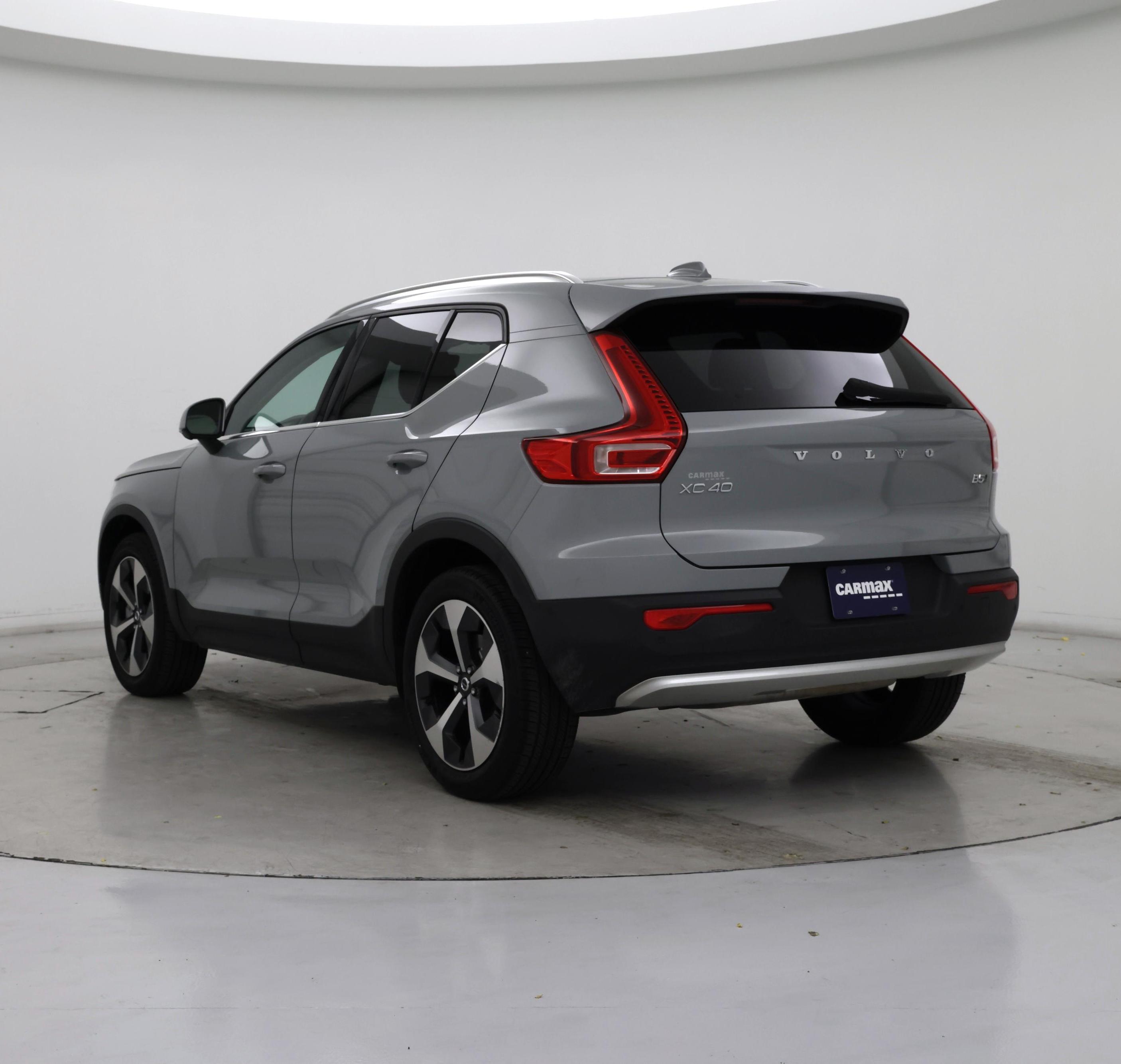 Thumbnail: 2024 Volvo XC40 - 2