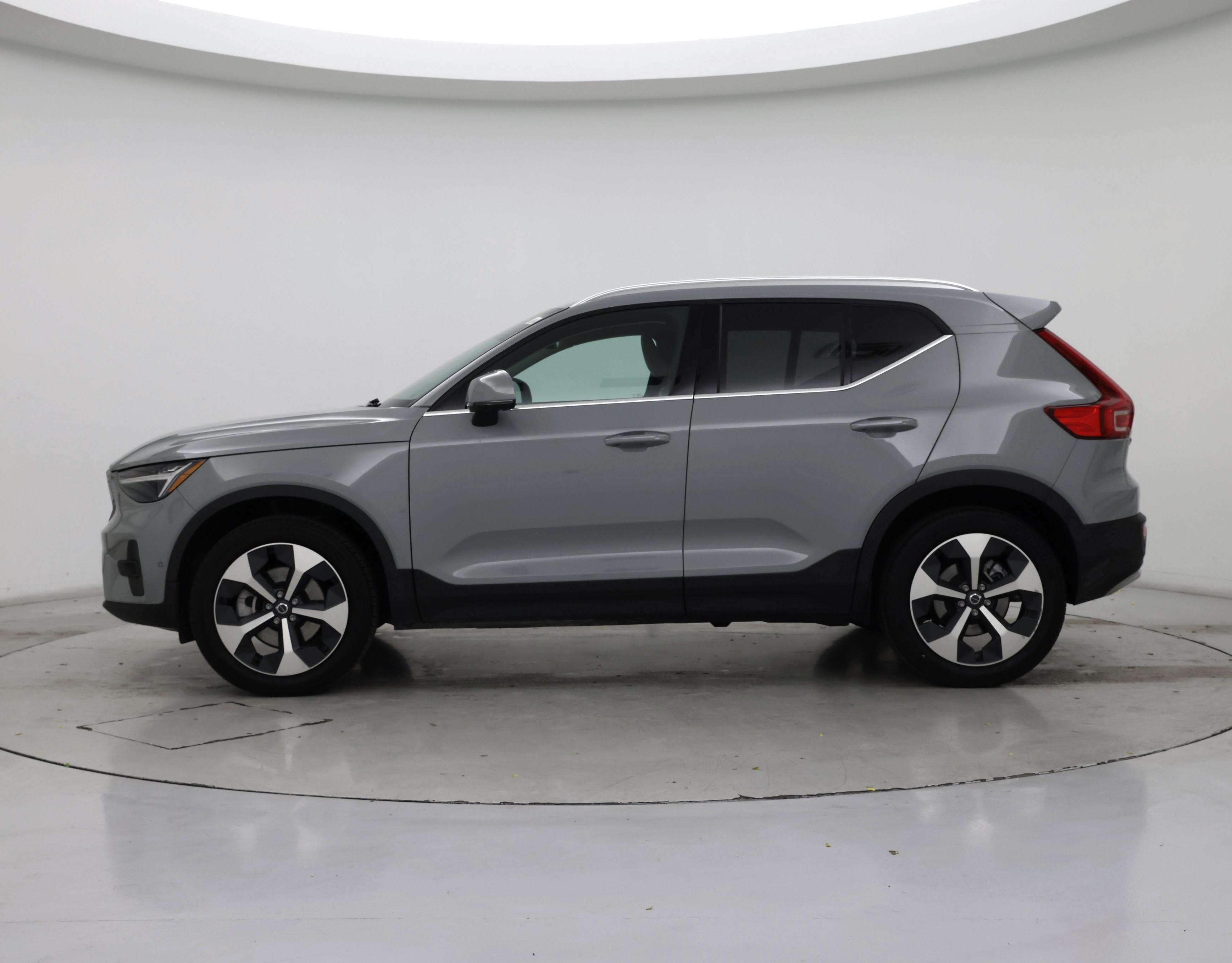 Thumbnail: 2024 Volvo XC40 - 3
