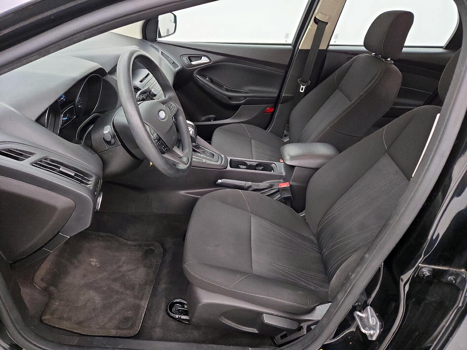 Thumbnail: 2015 Ford Focus - 11