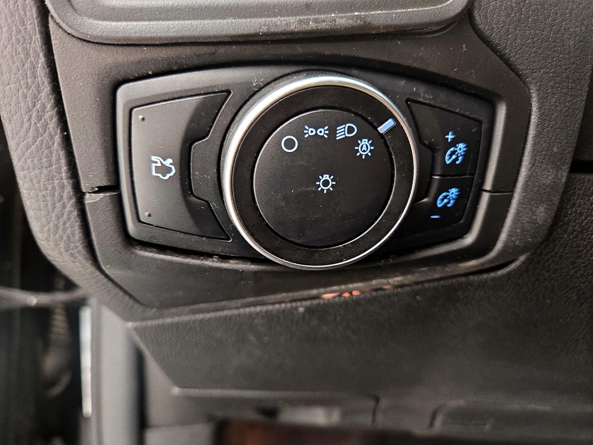 Thumbnail: 2015 Ford Focus - 13